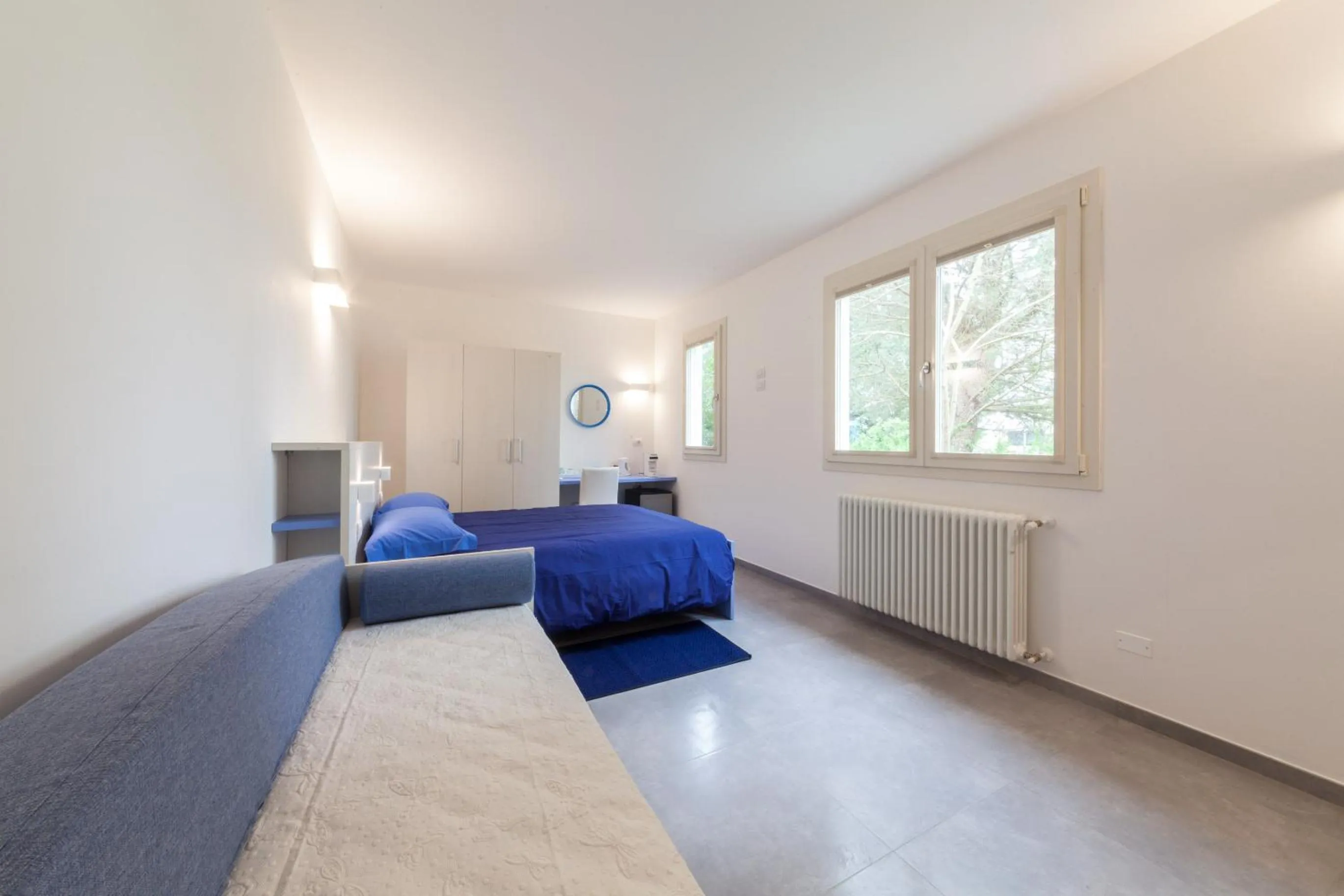 Photo of the whole room, Bed in Rose Canine B&B