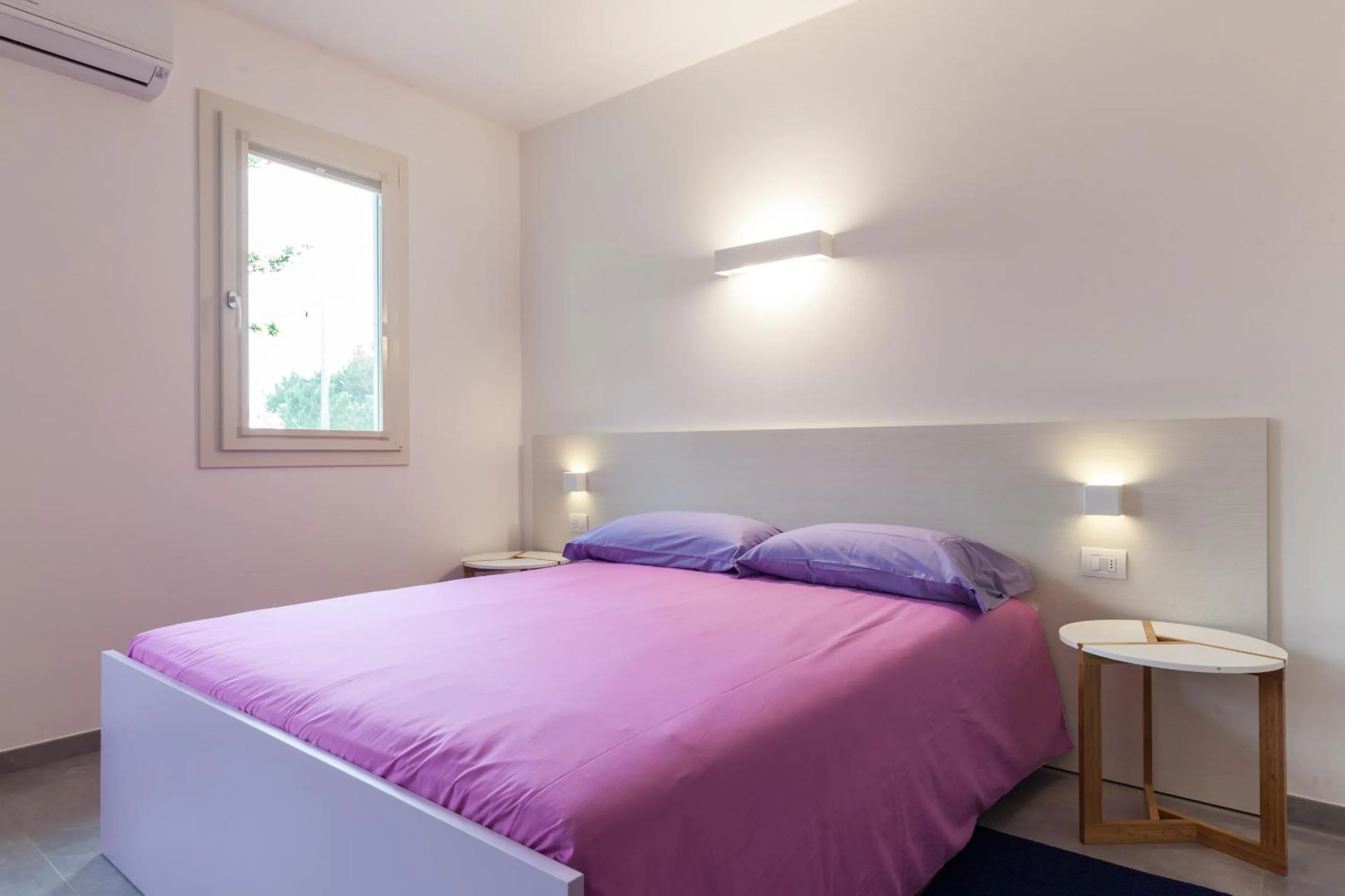 Photo of the whole room, Bed in Rose Canine B&B