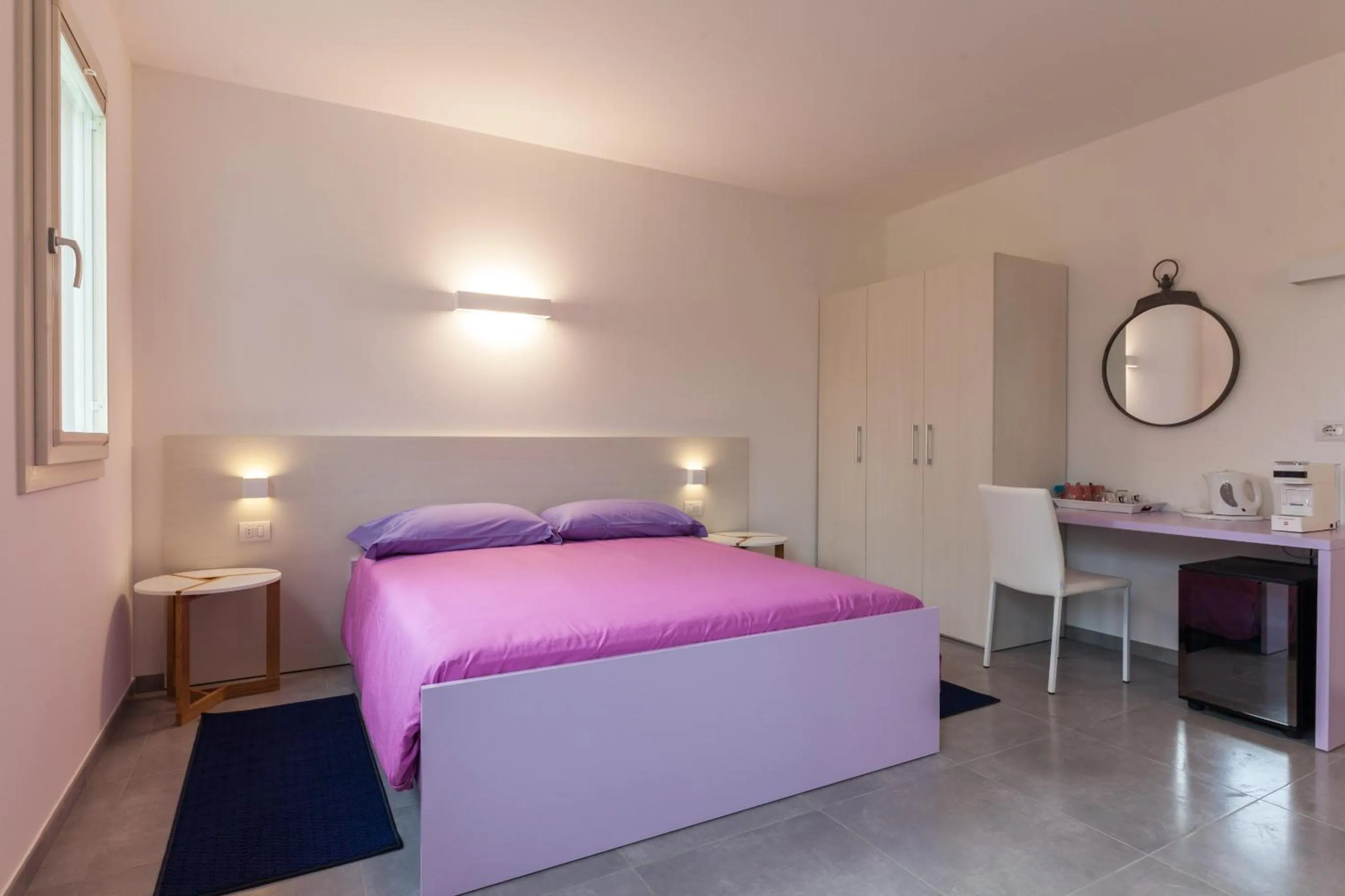 Photo of the whole room, Bed in Rose Canine B&B