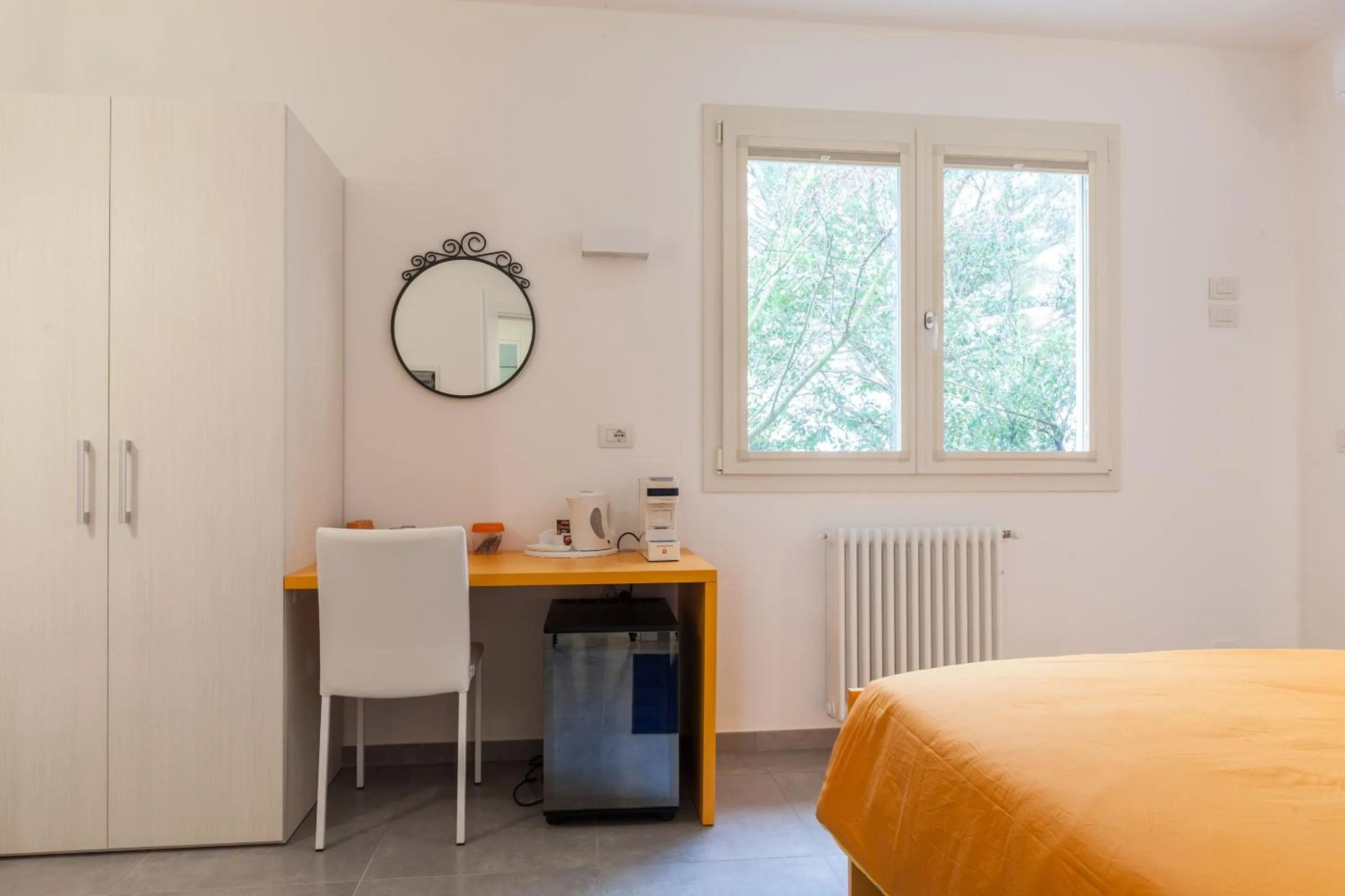 Photo of the whole room, Bed in Rose Canine B&B