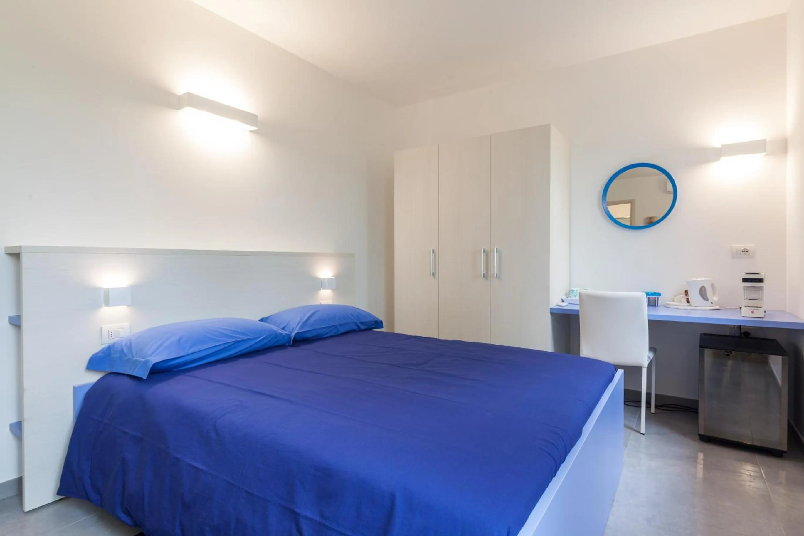 Photo of the whole room, Bed in Rose Canine B&B