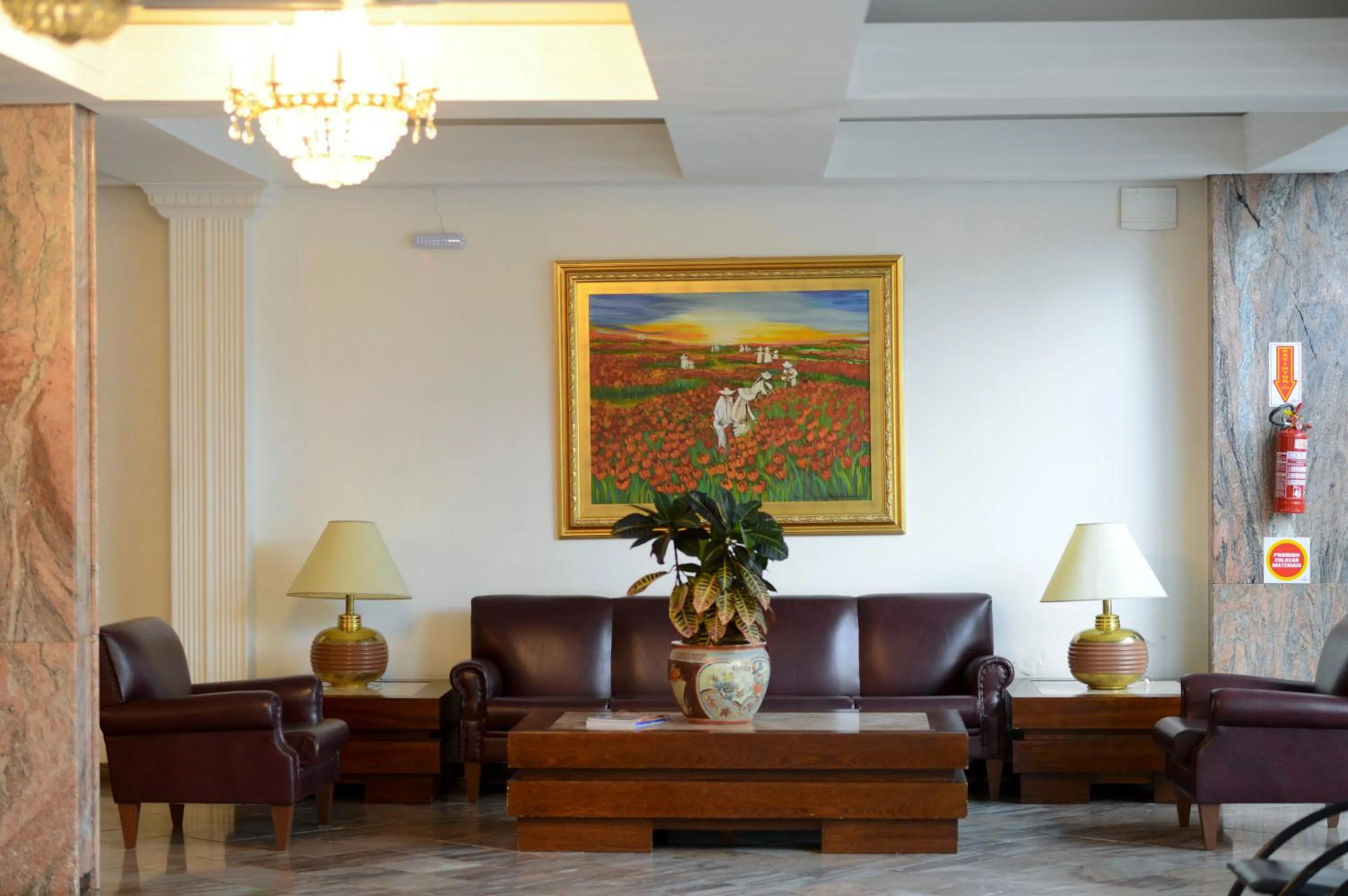 Communal lounge/ TV room in Hotel Bertaso