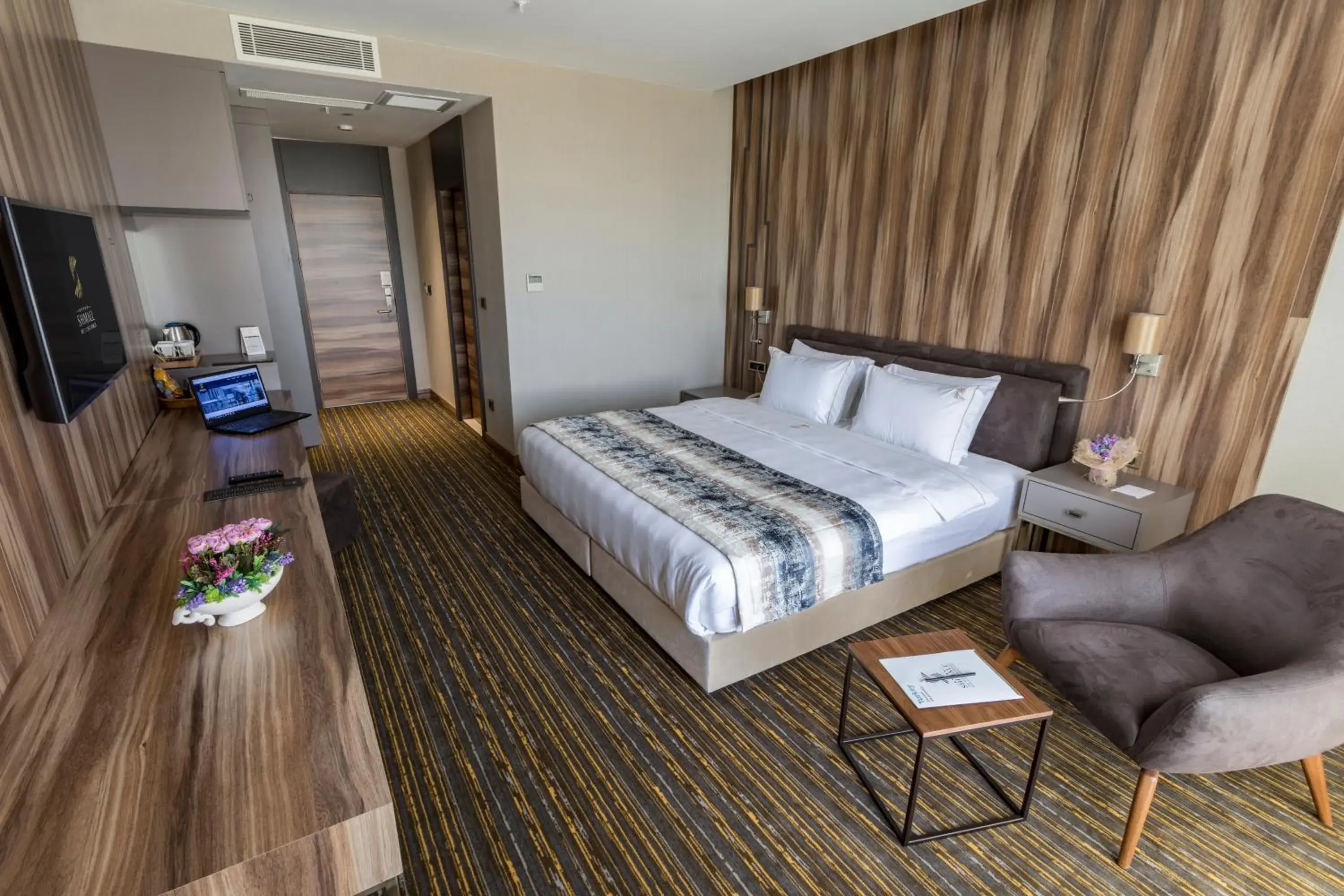 Deluxe Room - single occupancy in Shimall Deluxe Deluxe Room - single occupancy in Shimall Deluxe