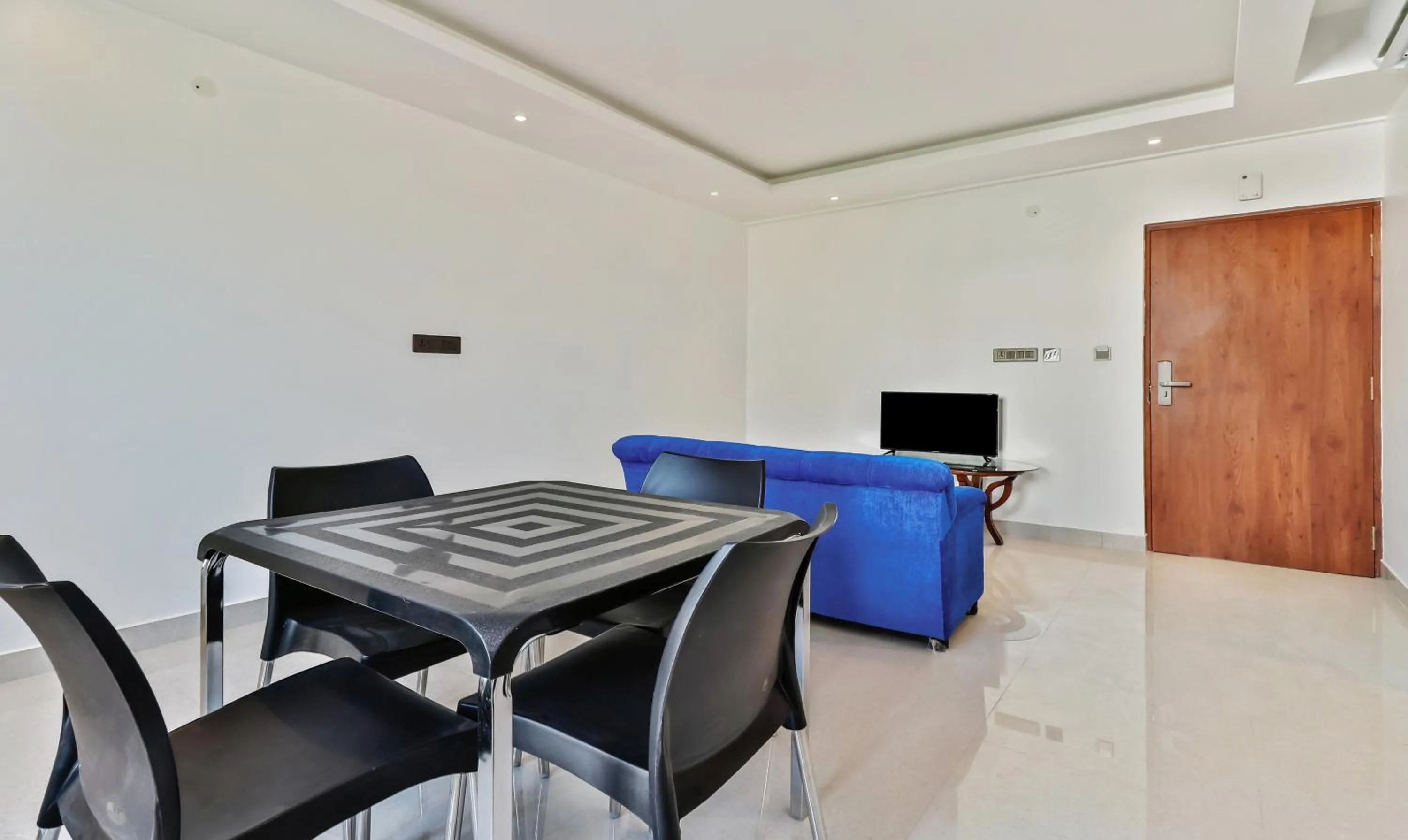 Seating area in Treebo Blu Orchid