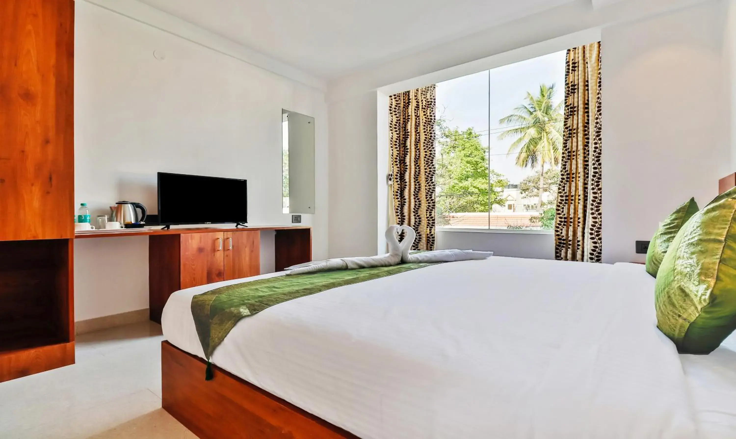 Photo of the whole room, Bed in Treebo Blu Orchid Photo of the whole room, Bed in Treebo Blu Orchid