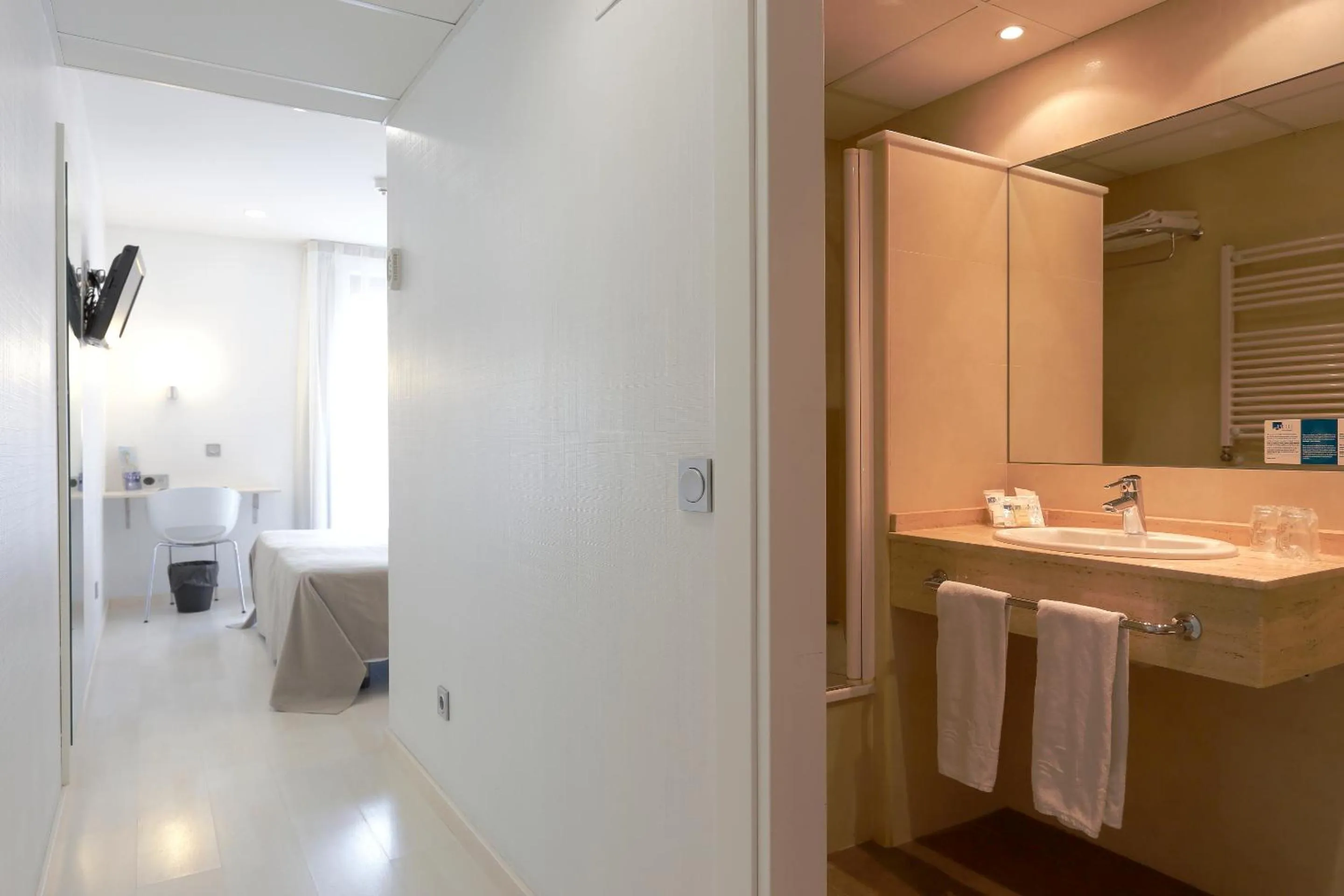 Bathroom in Hotel Santa Rosa, Blue Hoteles