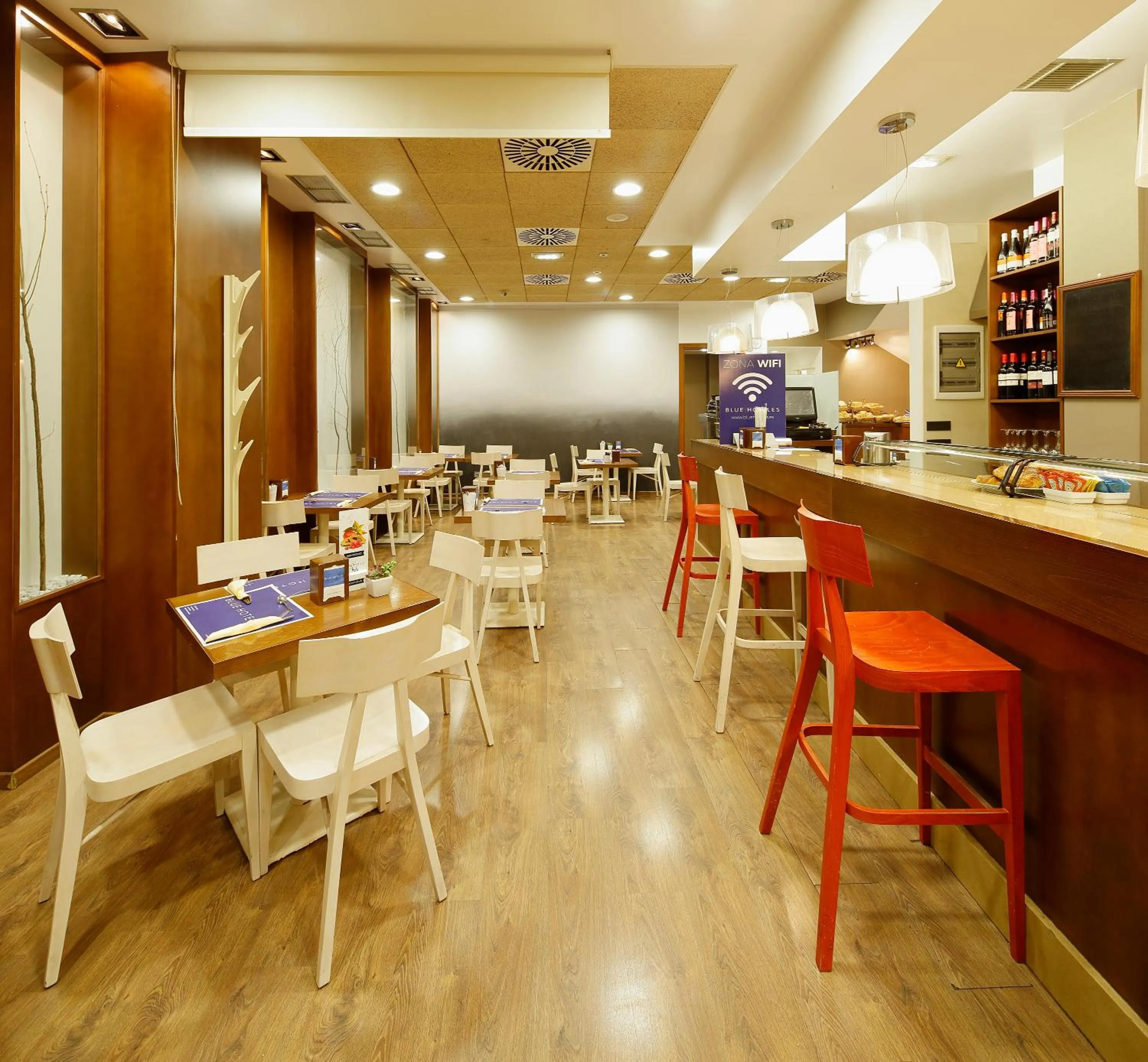 Lounge or bar in Hotel Santa Rosa, Blue Hoteles