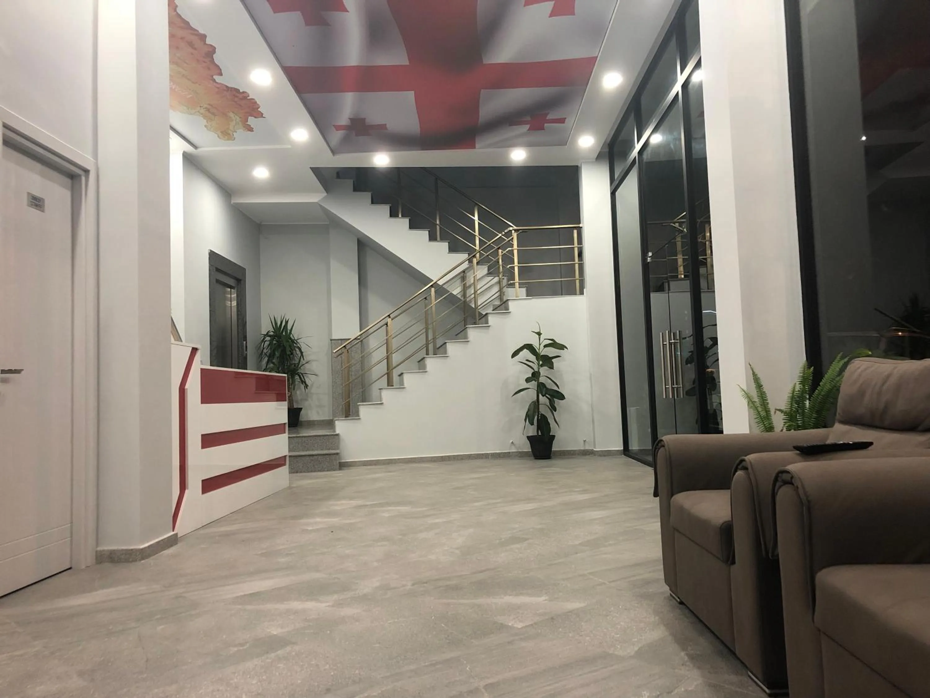 Facade/entrance in Hotel Royal Georgia