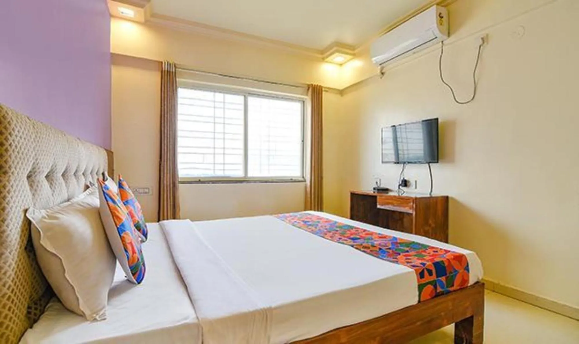 Bed in Via Kohinoor Residency