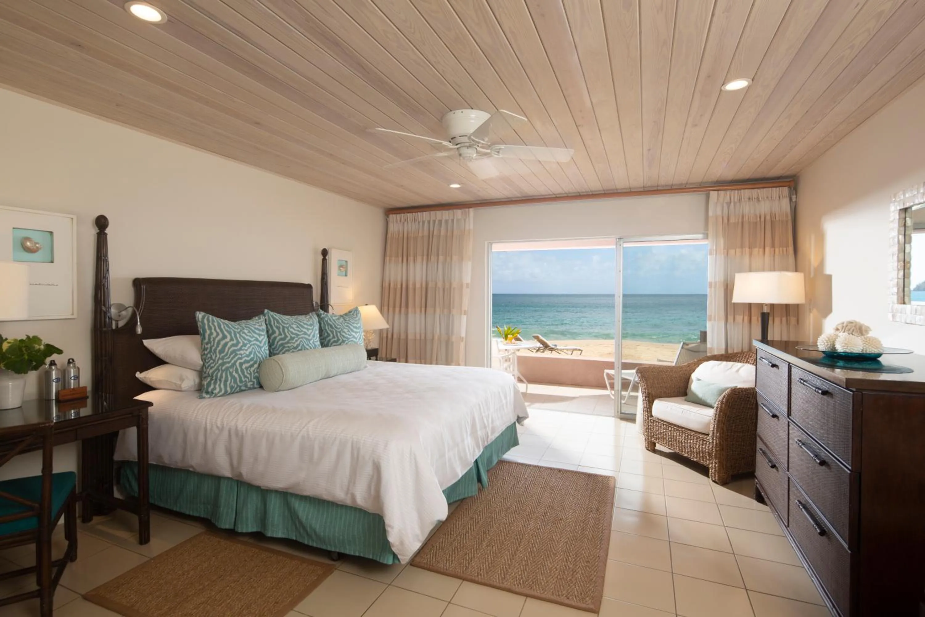 Photo of the whole room, Bed in Curtain Bluff - All Inclusive