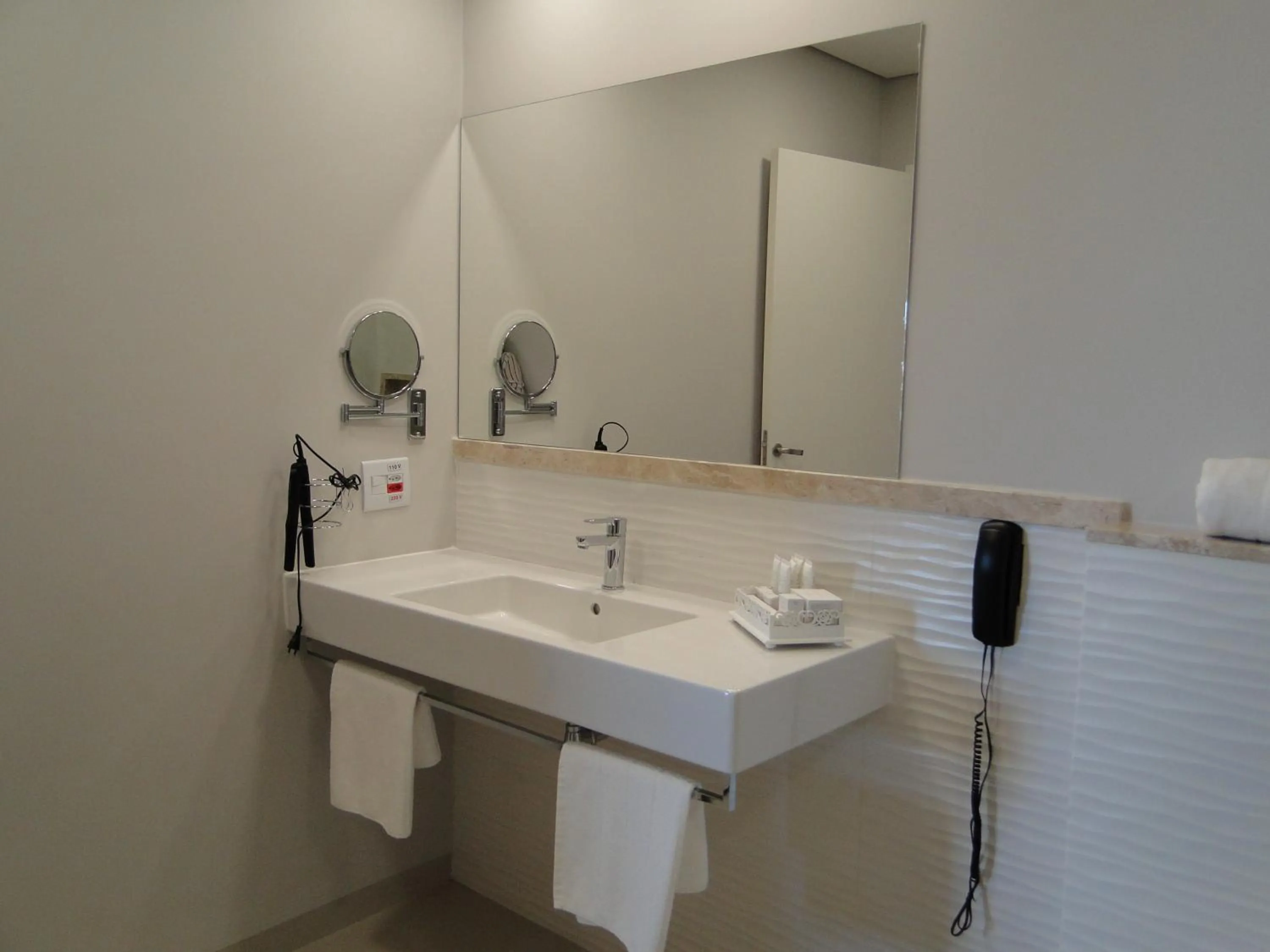 Bathroom in VIE HOTEL