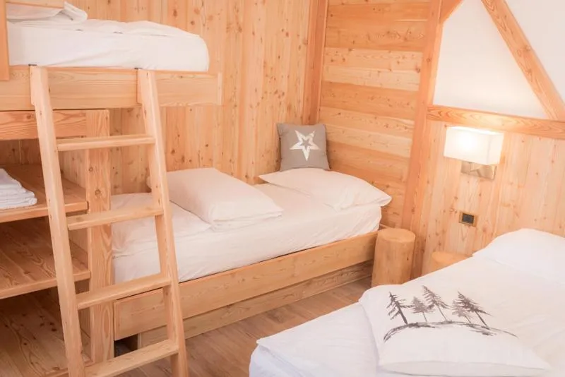 bunk bed, Bed in Garni Le Prealpi
