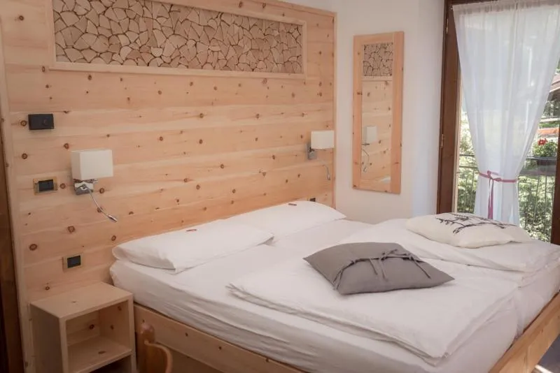 Bedroom, Bed in Garni Le Prealpi