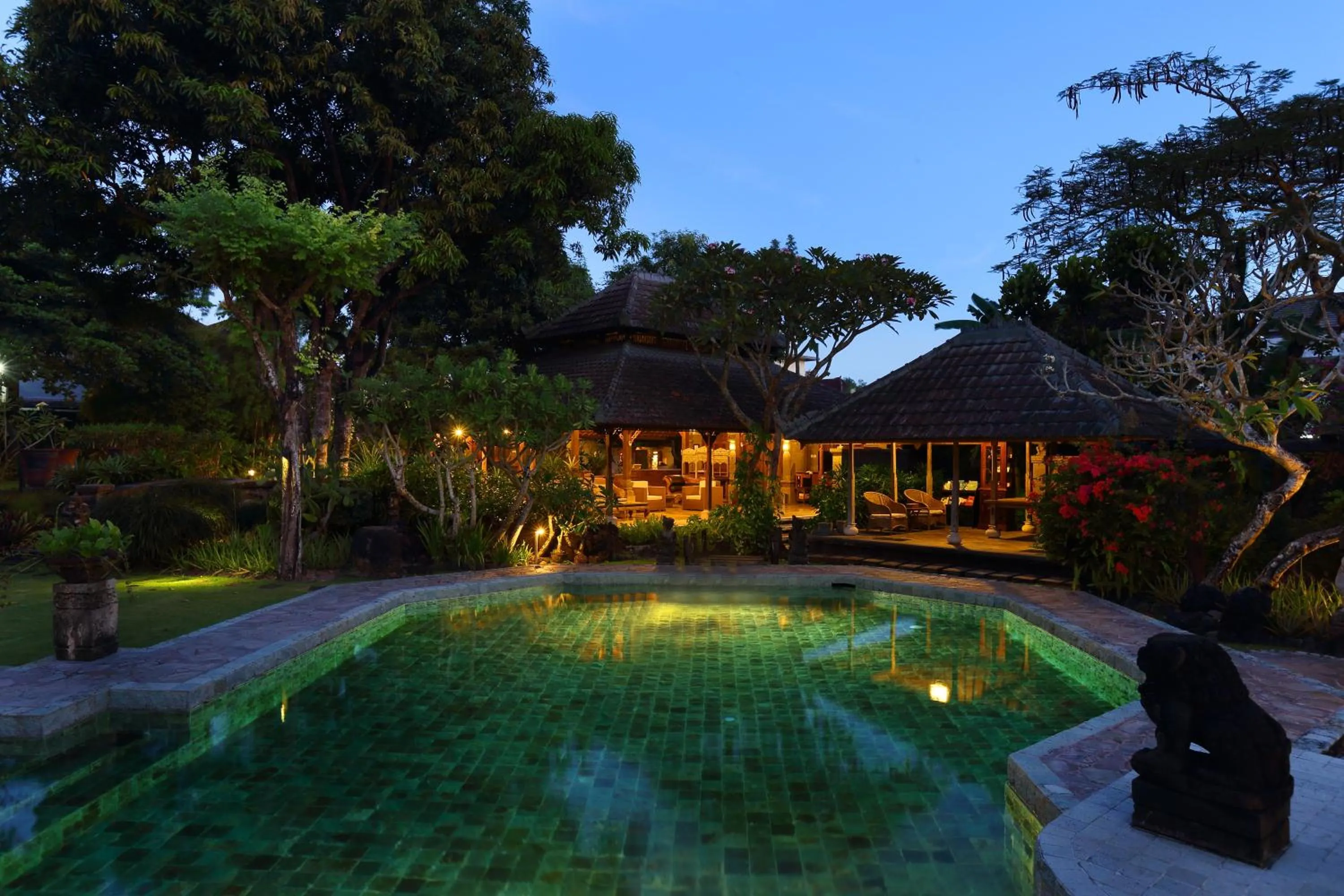 Swimming pool in Alindra Villas & Spa