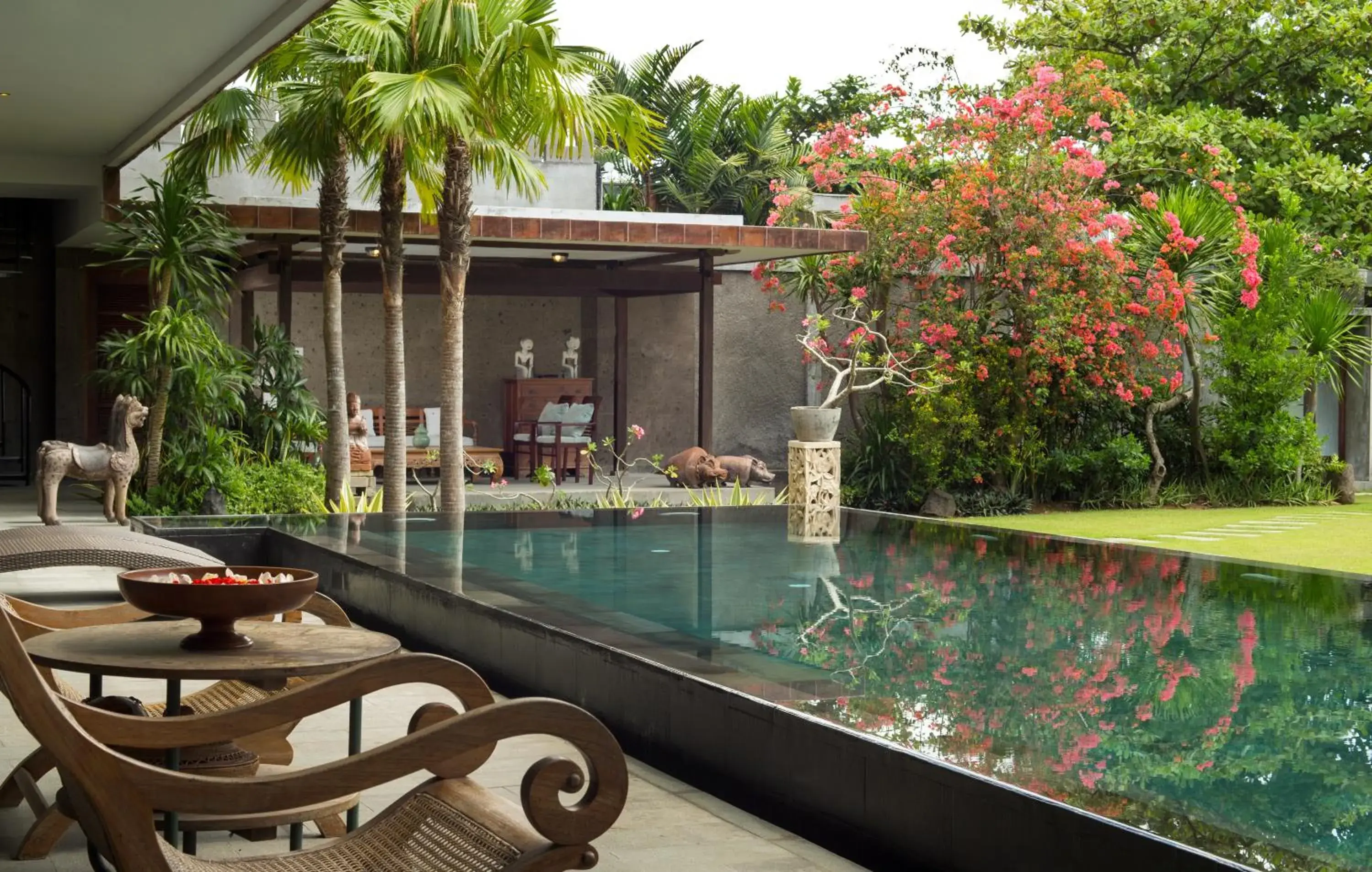 Swimming pool in Alindra Villas & Spa Swimming pool in Alindra Villas & Spa