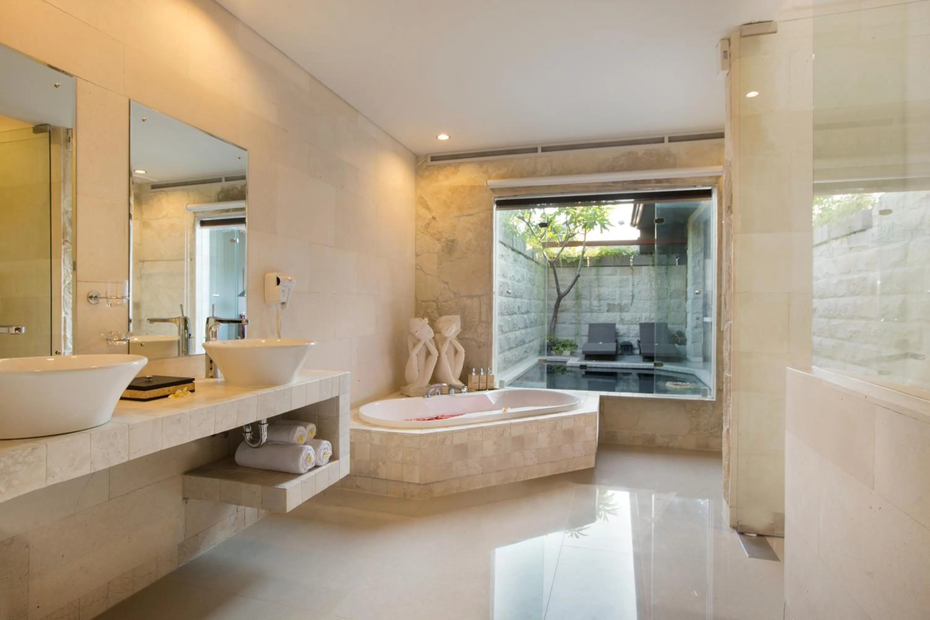 Bath in Alindra Villas & Spa