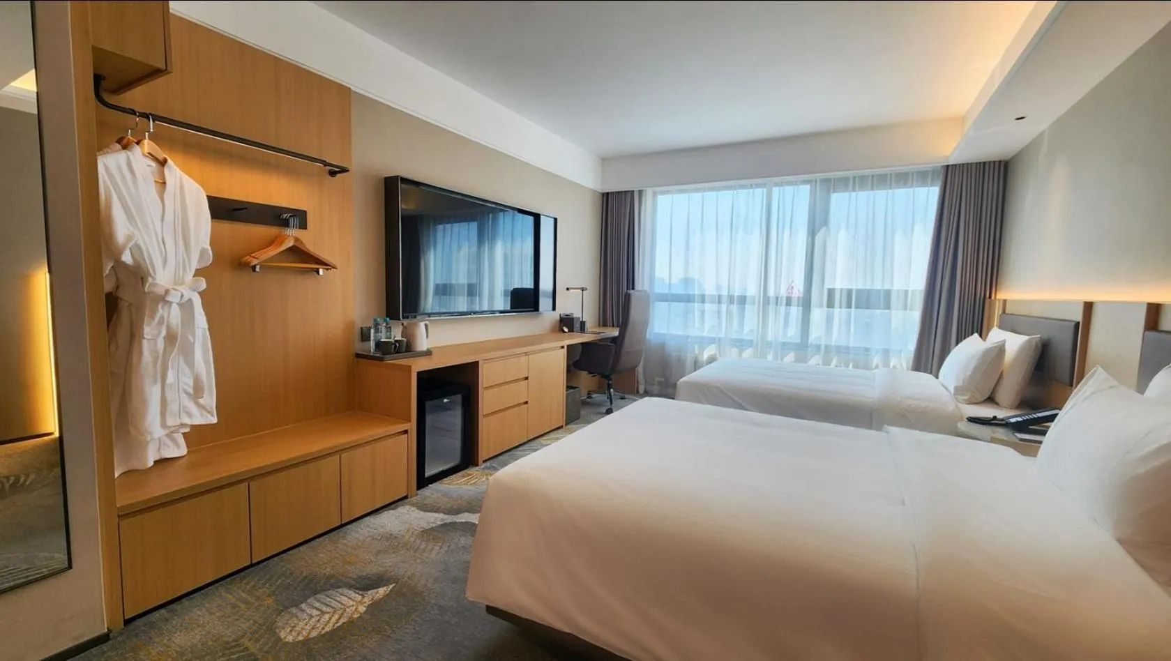 Photo of the whole room, Bed in Yanshan Hotel