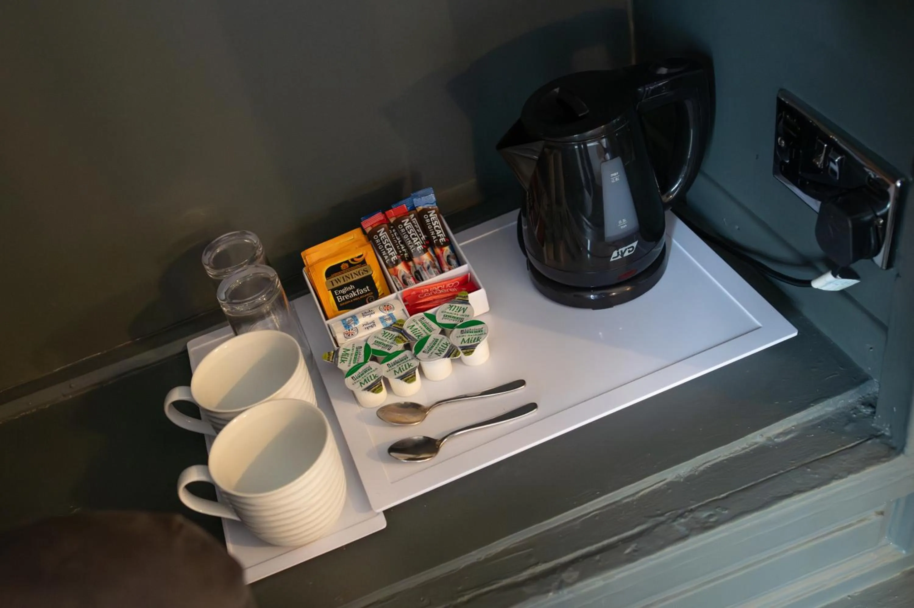 Coffee/tea facilities in Crown and Cushion Appleby