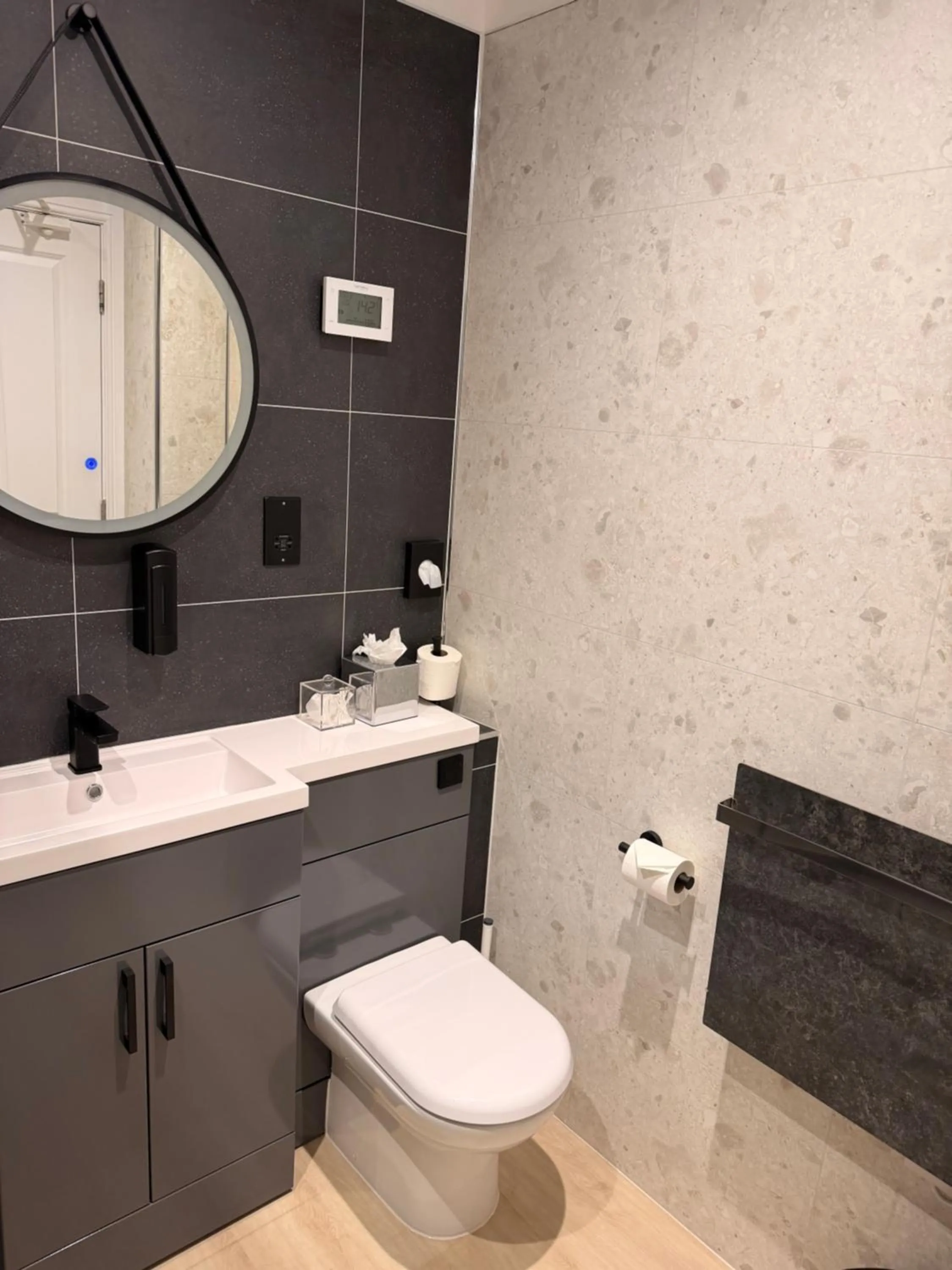 Toilet in Crown and Cushion Appleby