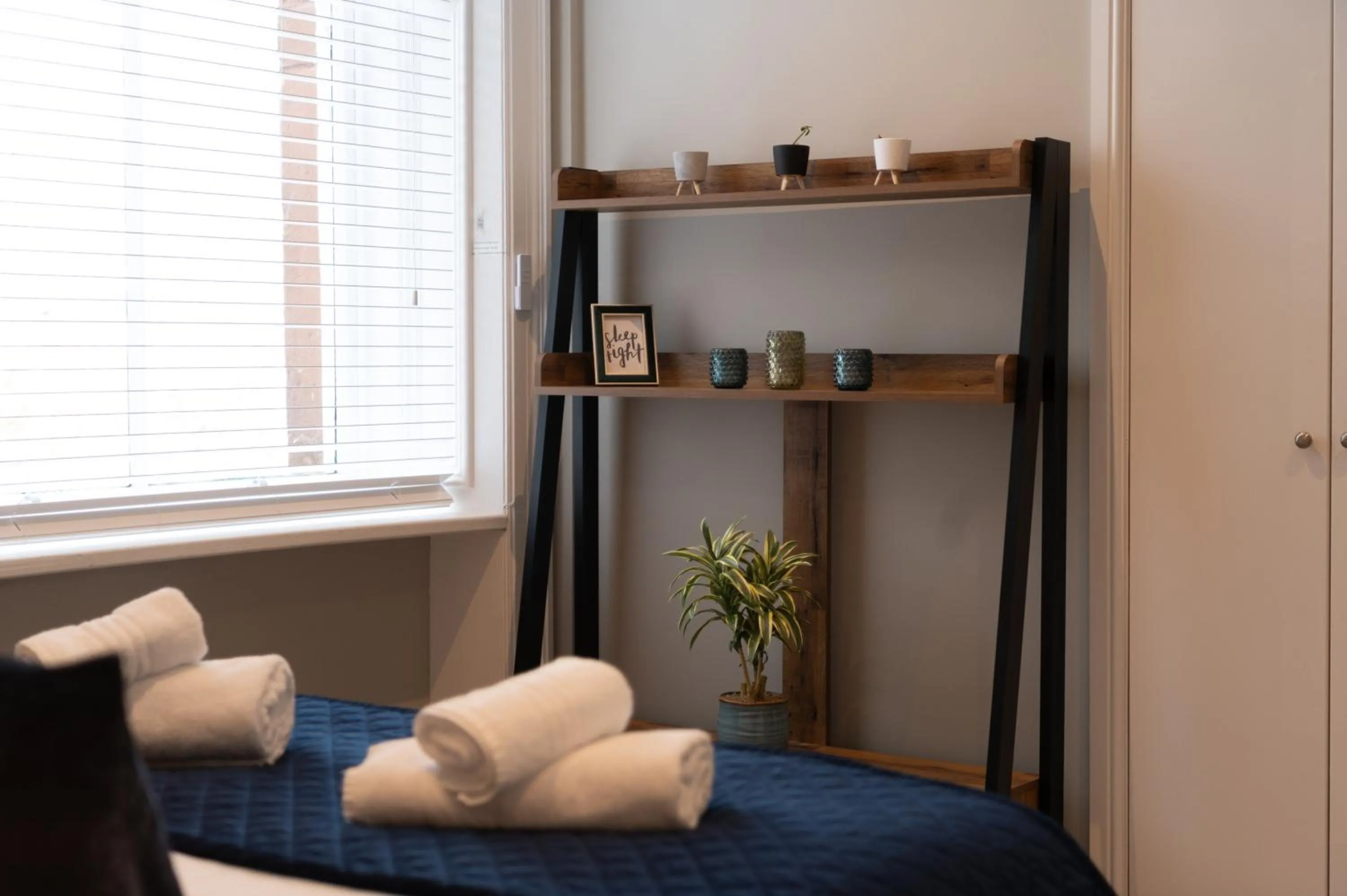 Decorative detail, Bed in Crown and Cushion Appleby