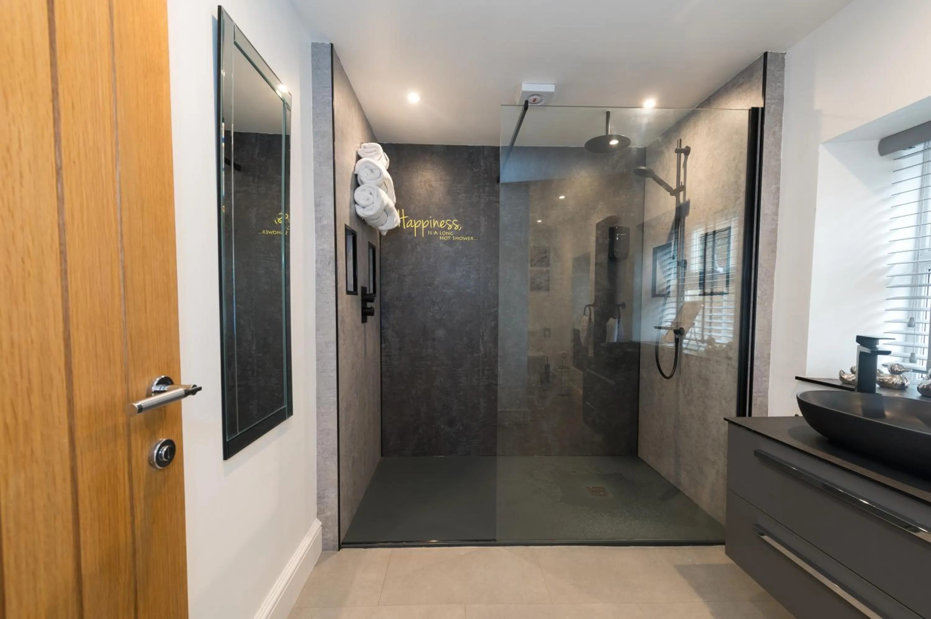 Bathroom in Crown and Cushion Appleby