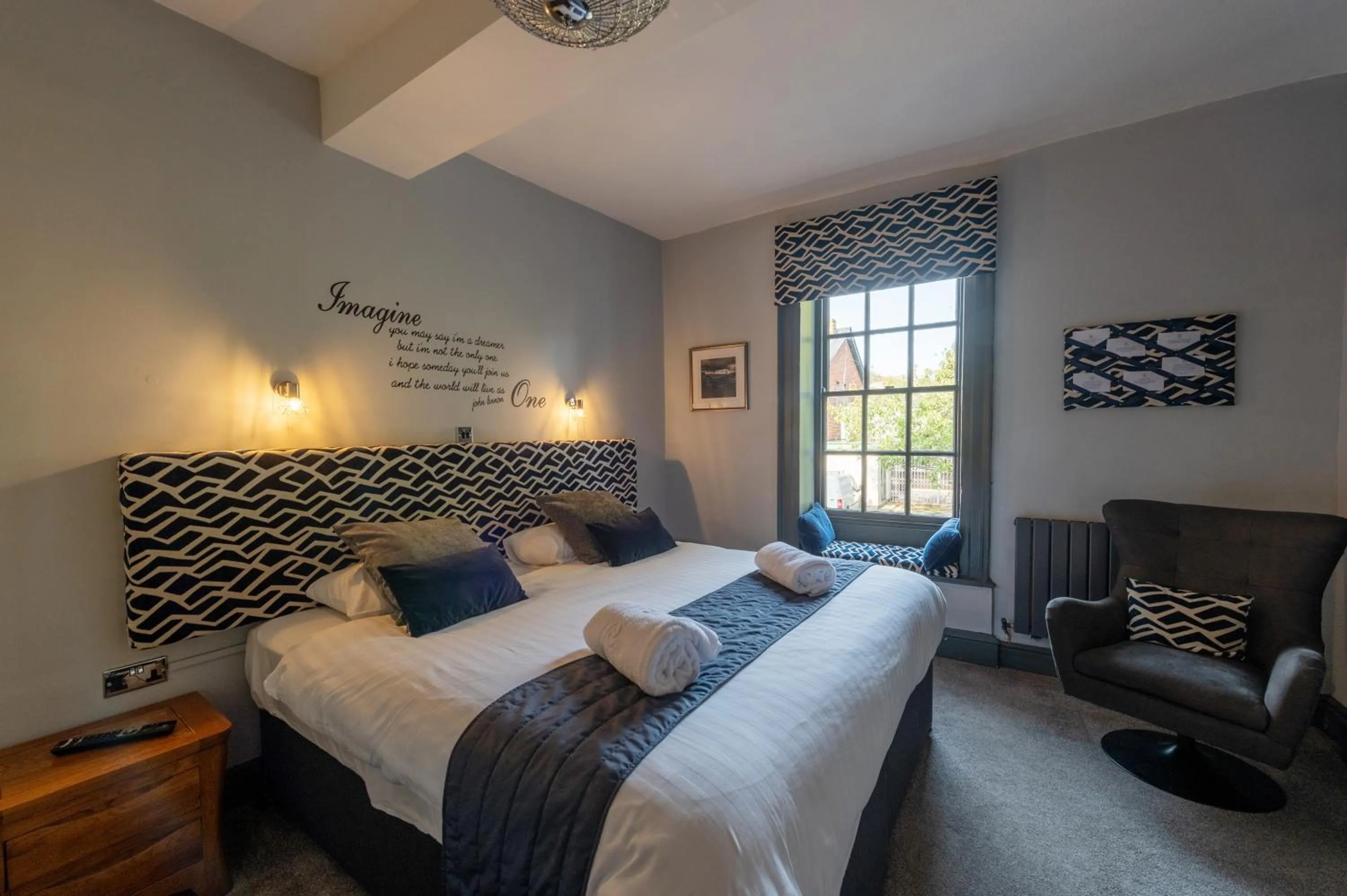 Bed in Crown and Cushion Appleby