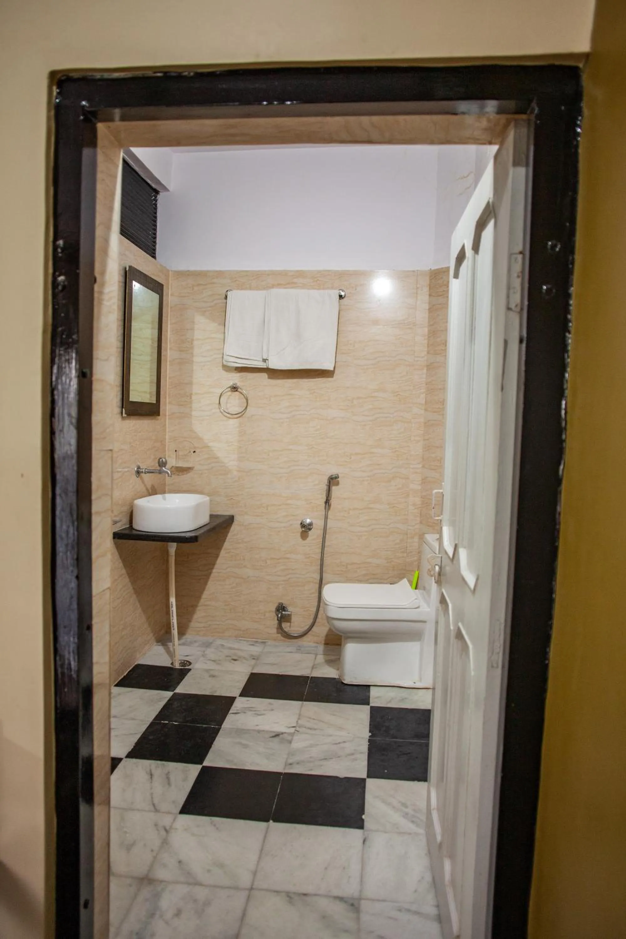 Shower in Hotel Everest