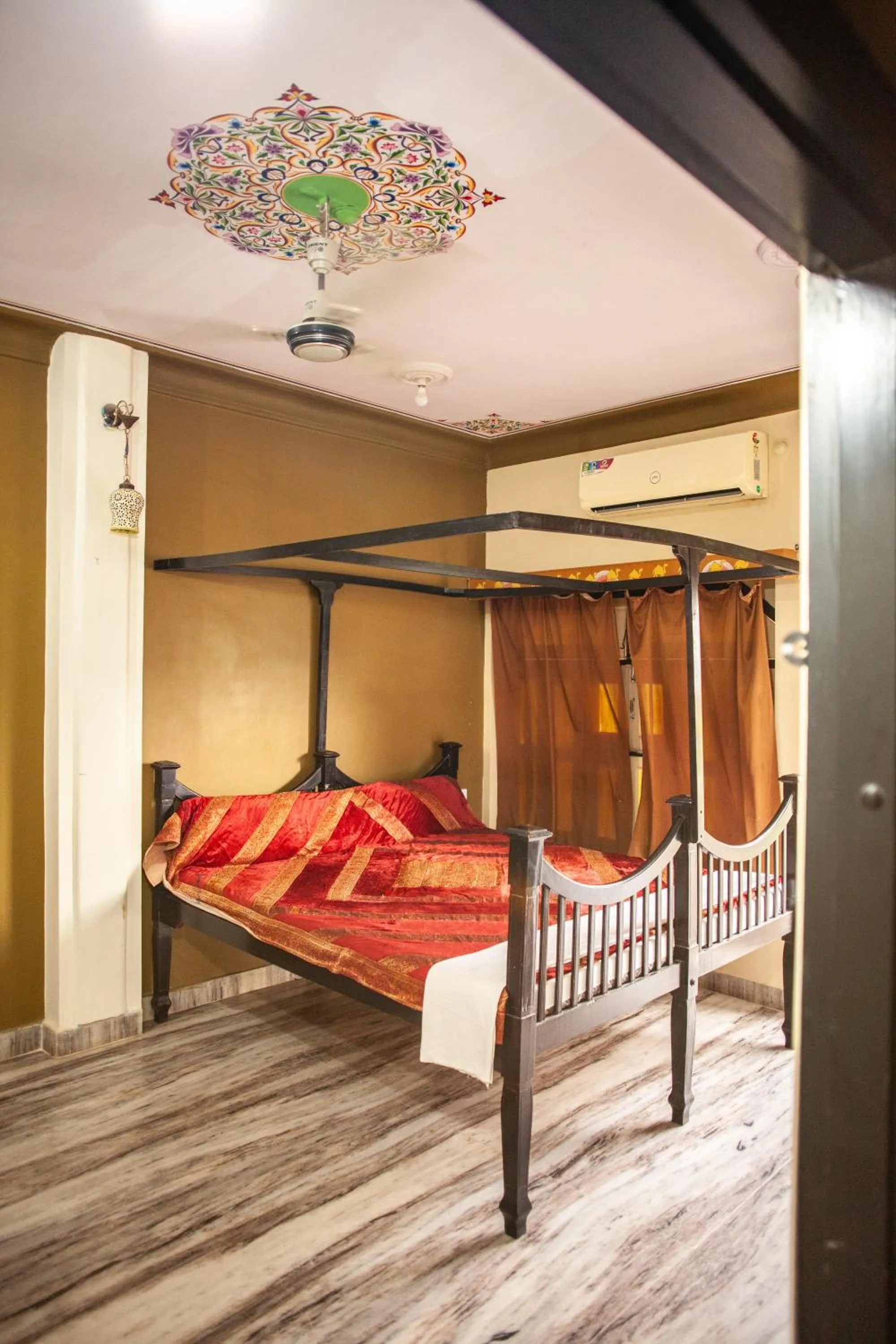 Bed in Hotel Everest