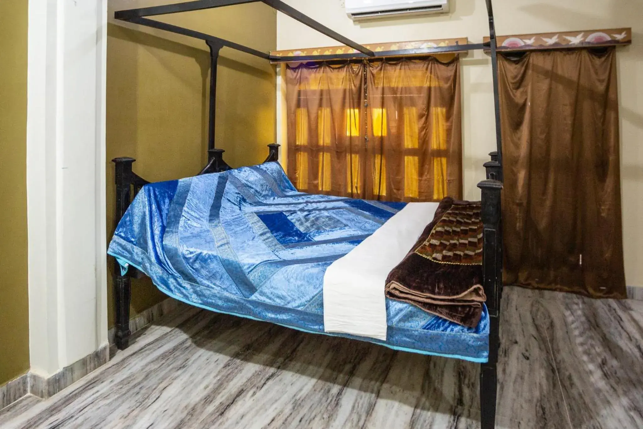 Bedroom, Bed in Hotel Everest Bedroom, Bed in Hotel Everest