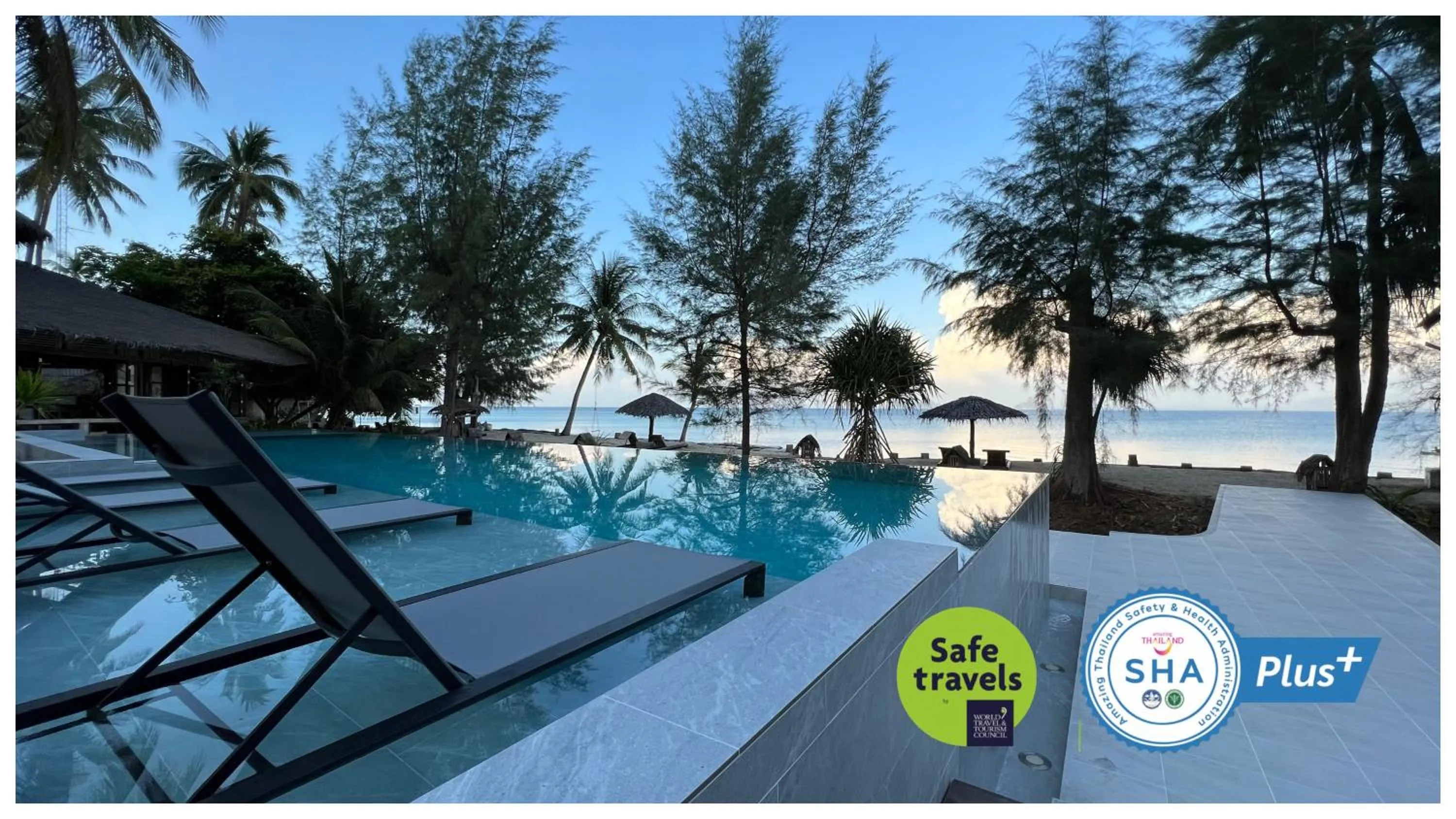 Swimming pool in Coco Cottage