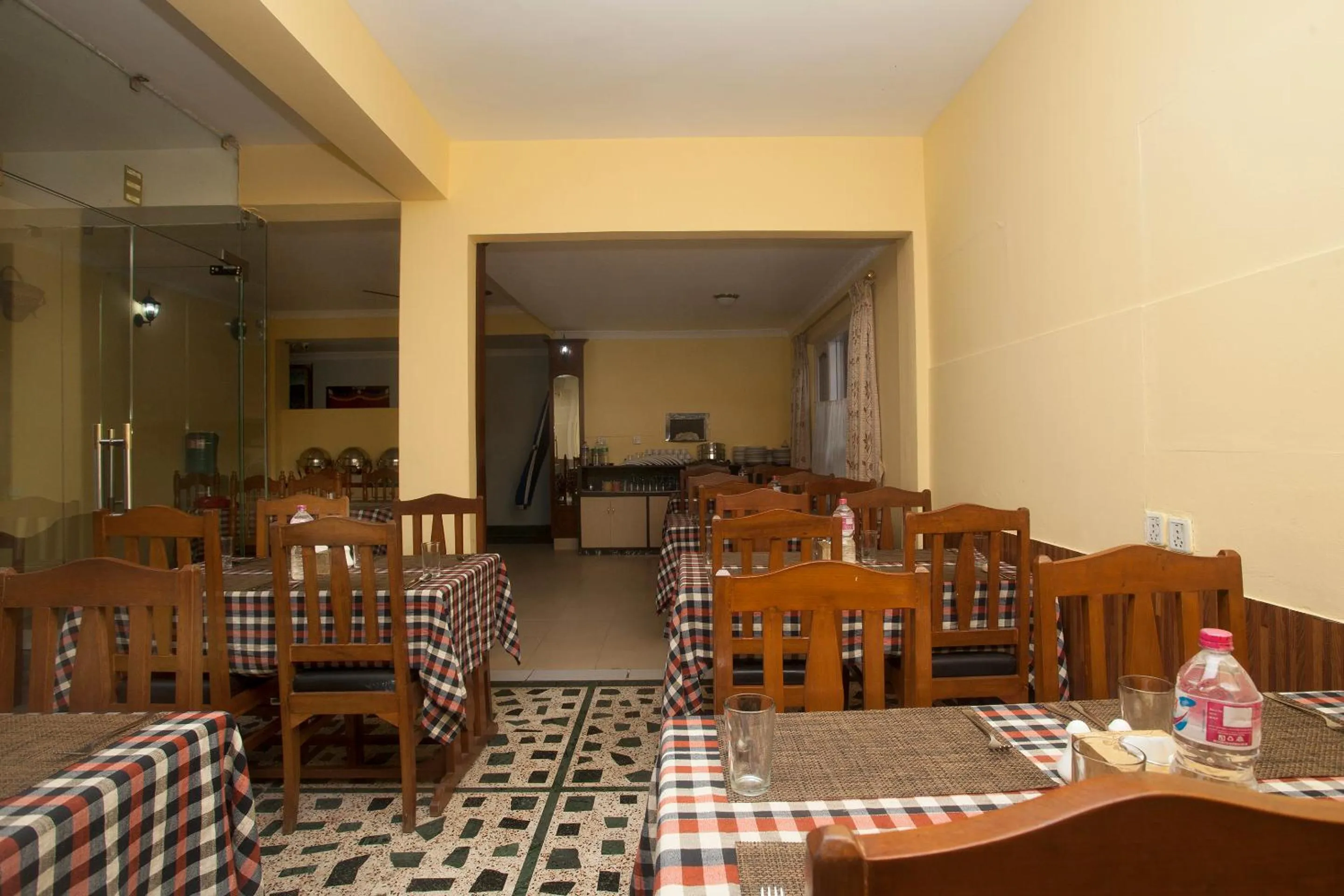 Restaurant/places to eat in Hotel Bougainvillea