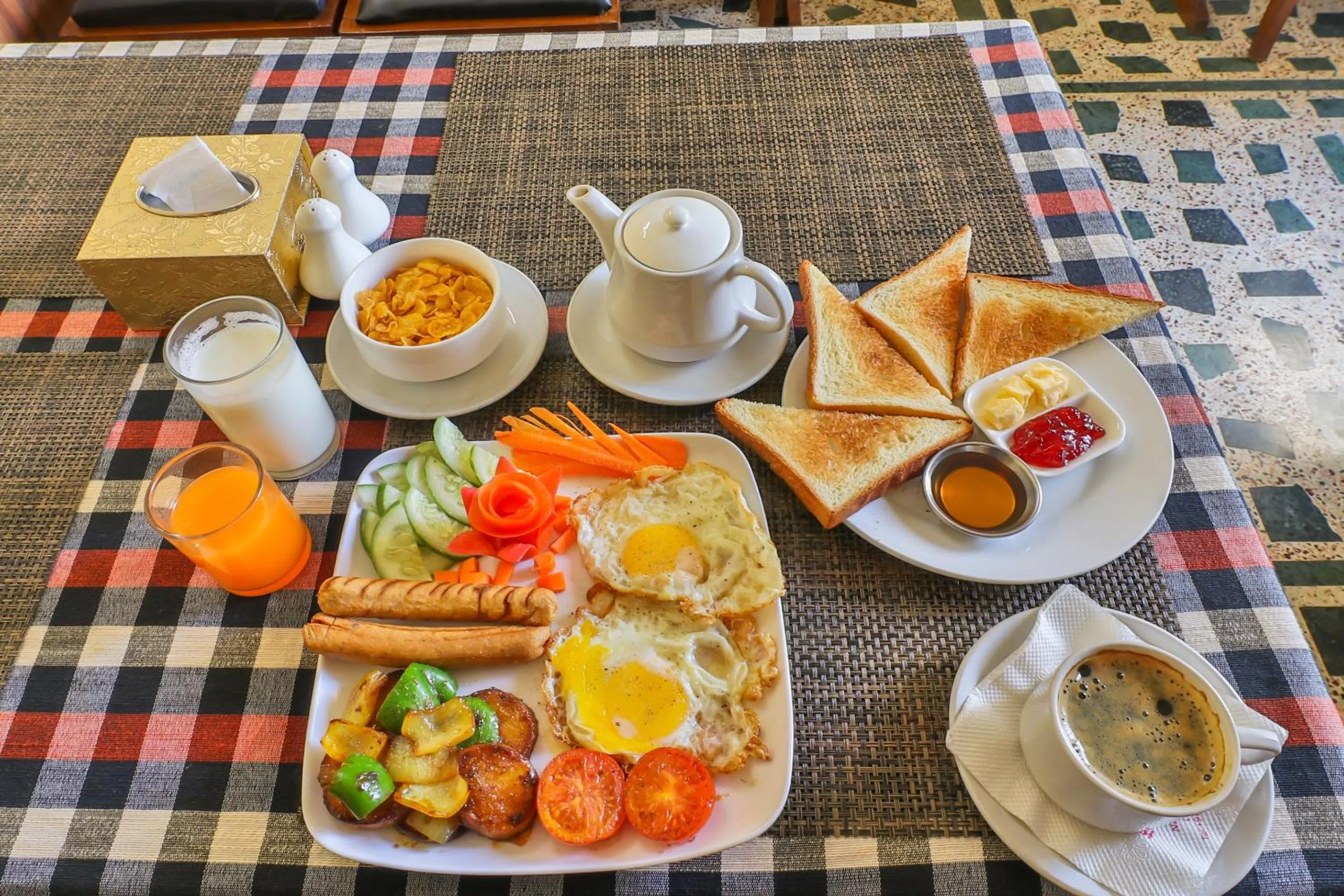 Breakfast in Hotel Bougainvillea