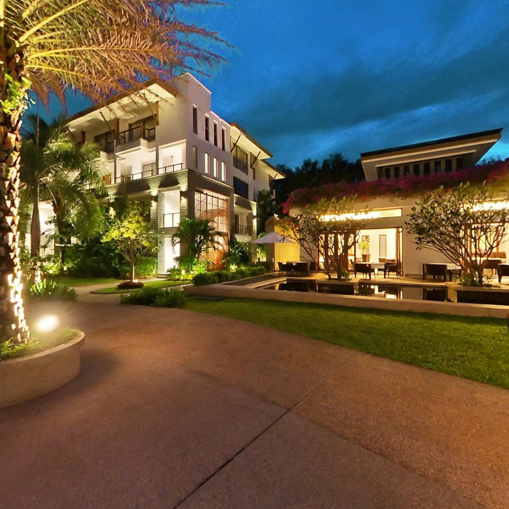 Property building in Pearl of Naithon