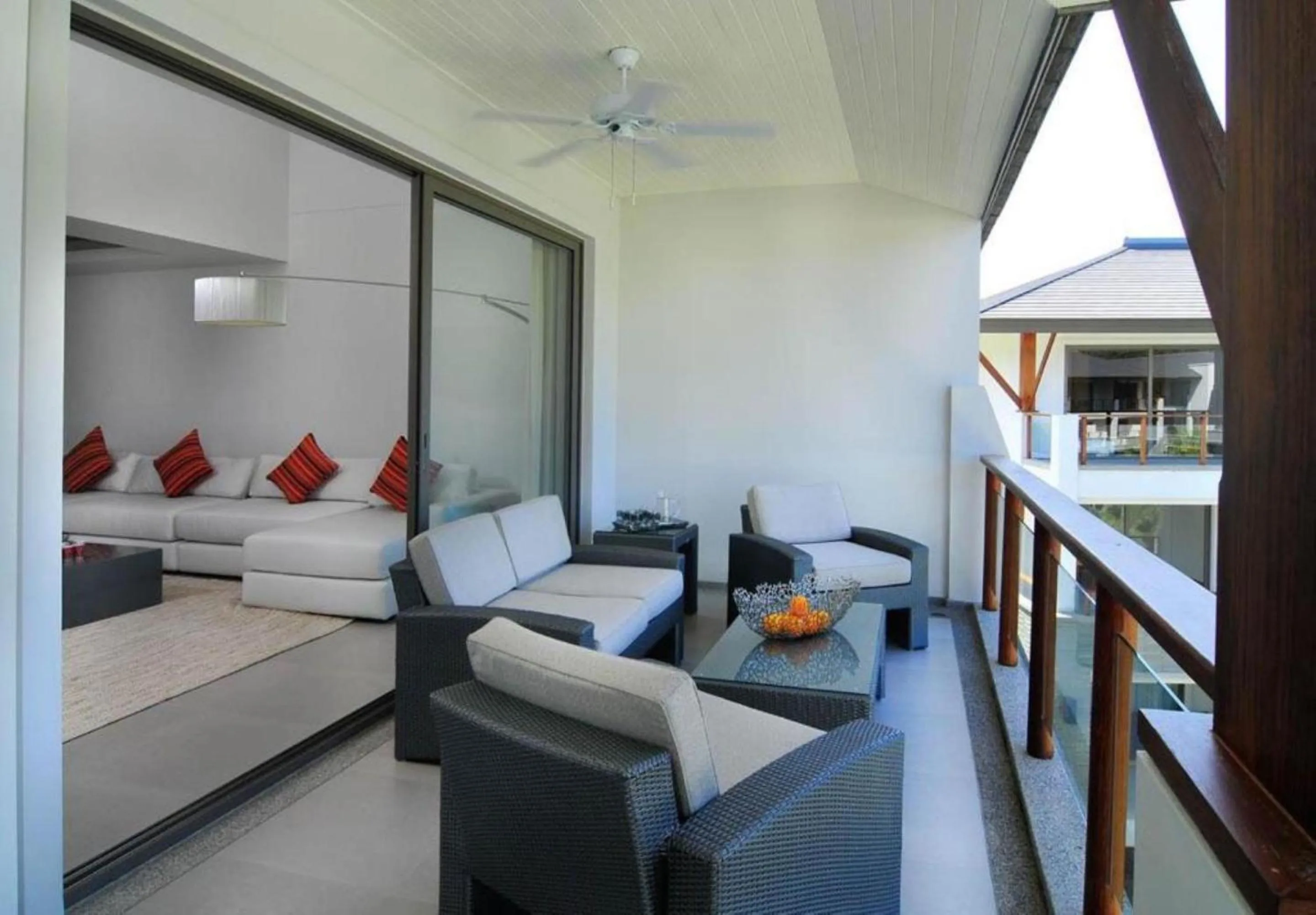 Day in Pearl of Naithon