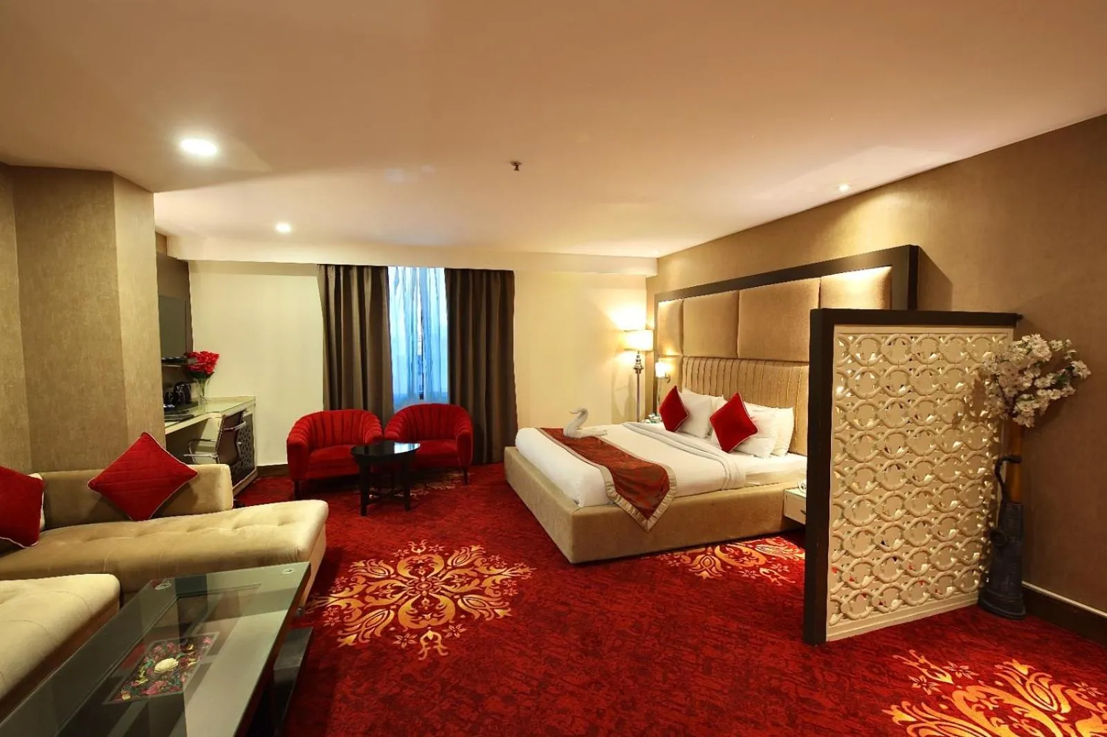 Bedroom, Bed in Hotel Harmony Inn