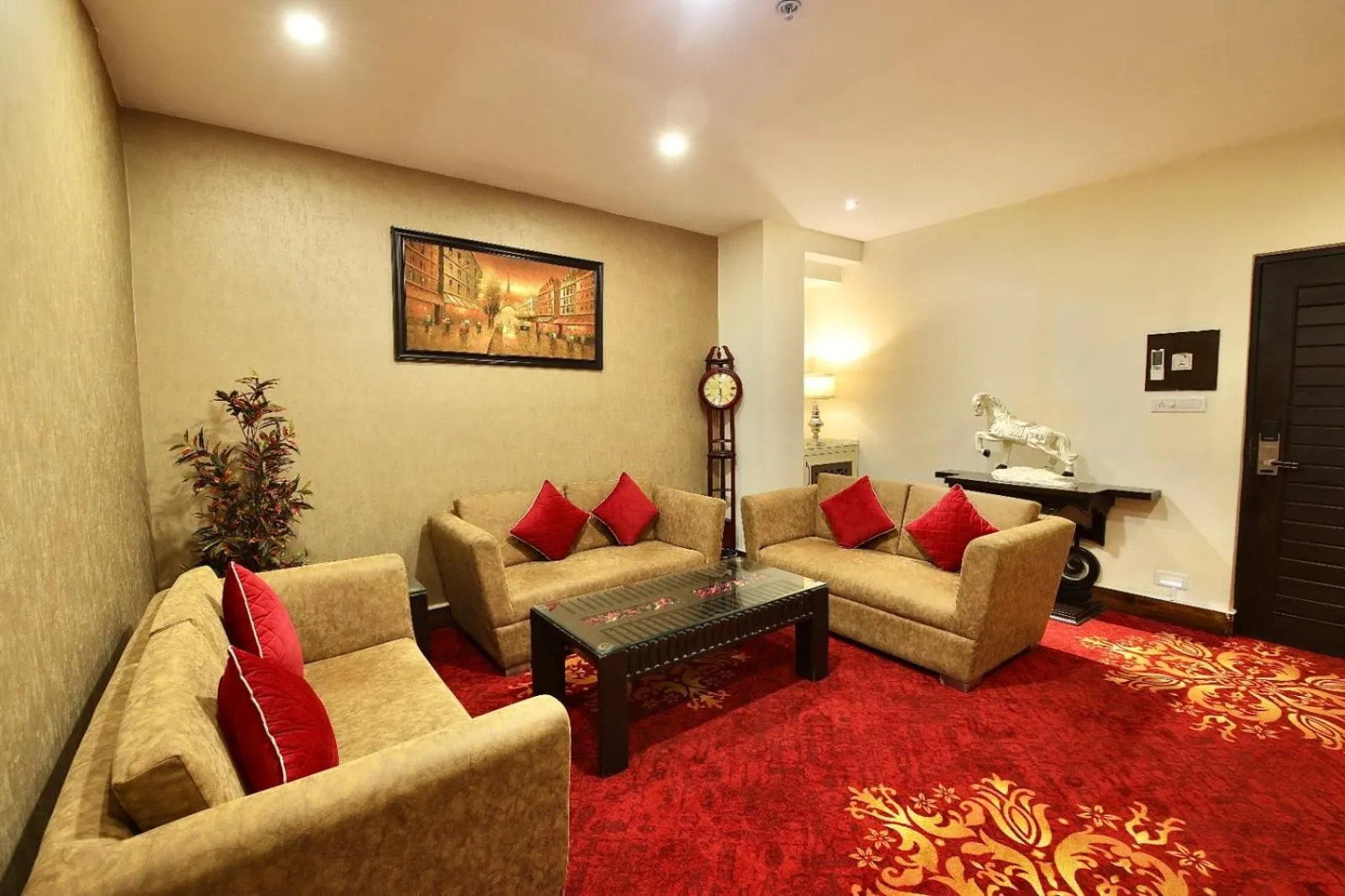 Living room in Hotel Harmony Inn