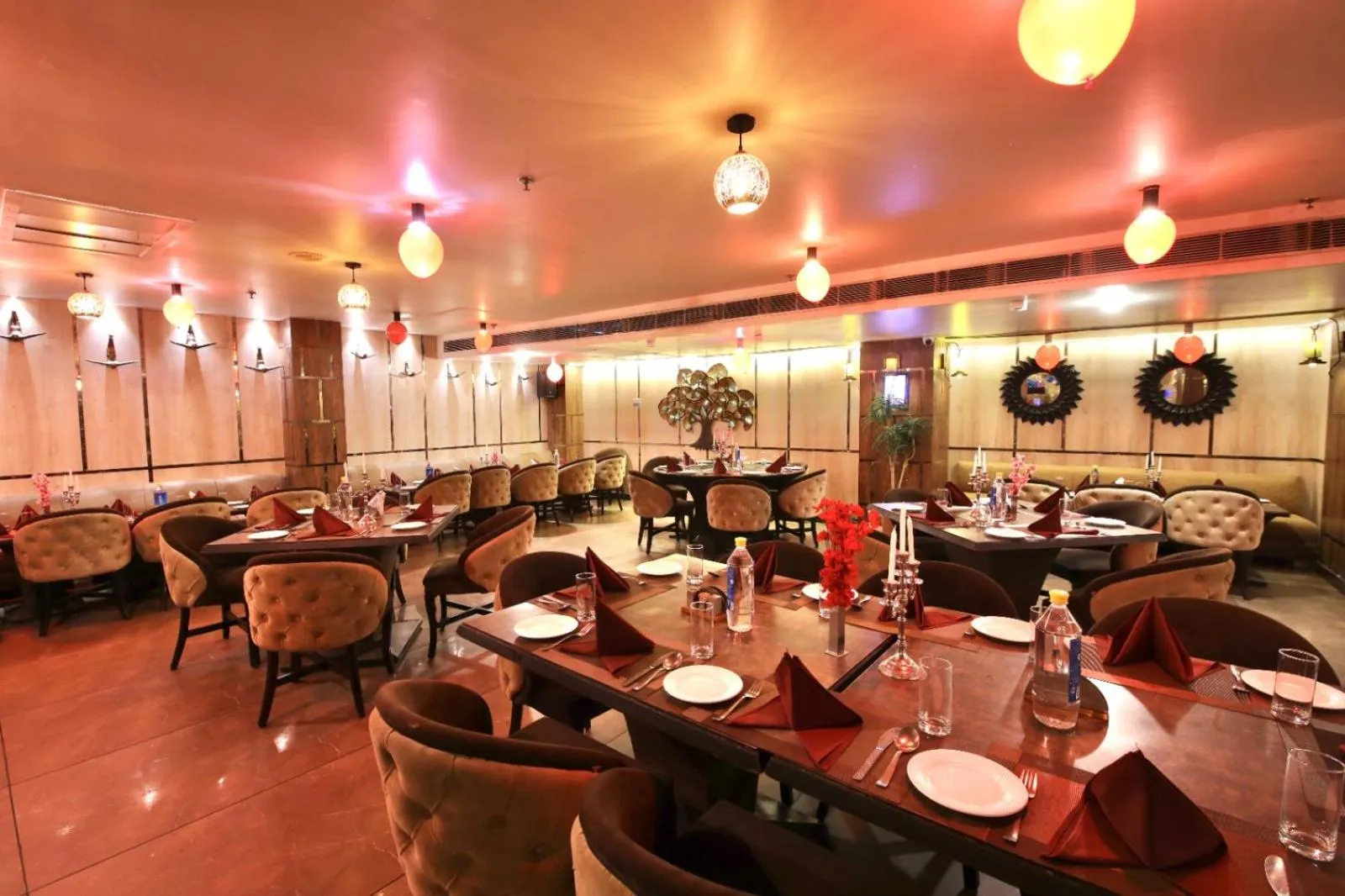 Restaurant/places to eat in Hotel Harmony Inn