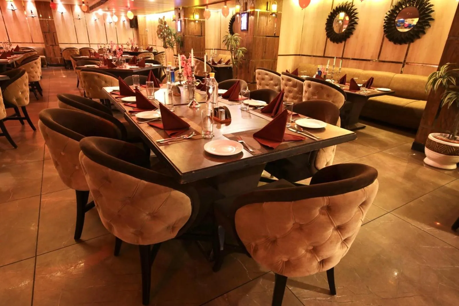 Restaurant/places to eat in Hotel Harmony Inn