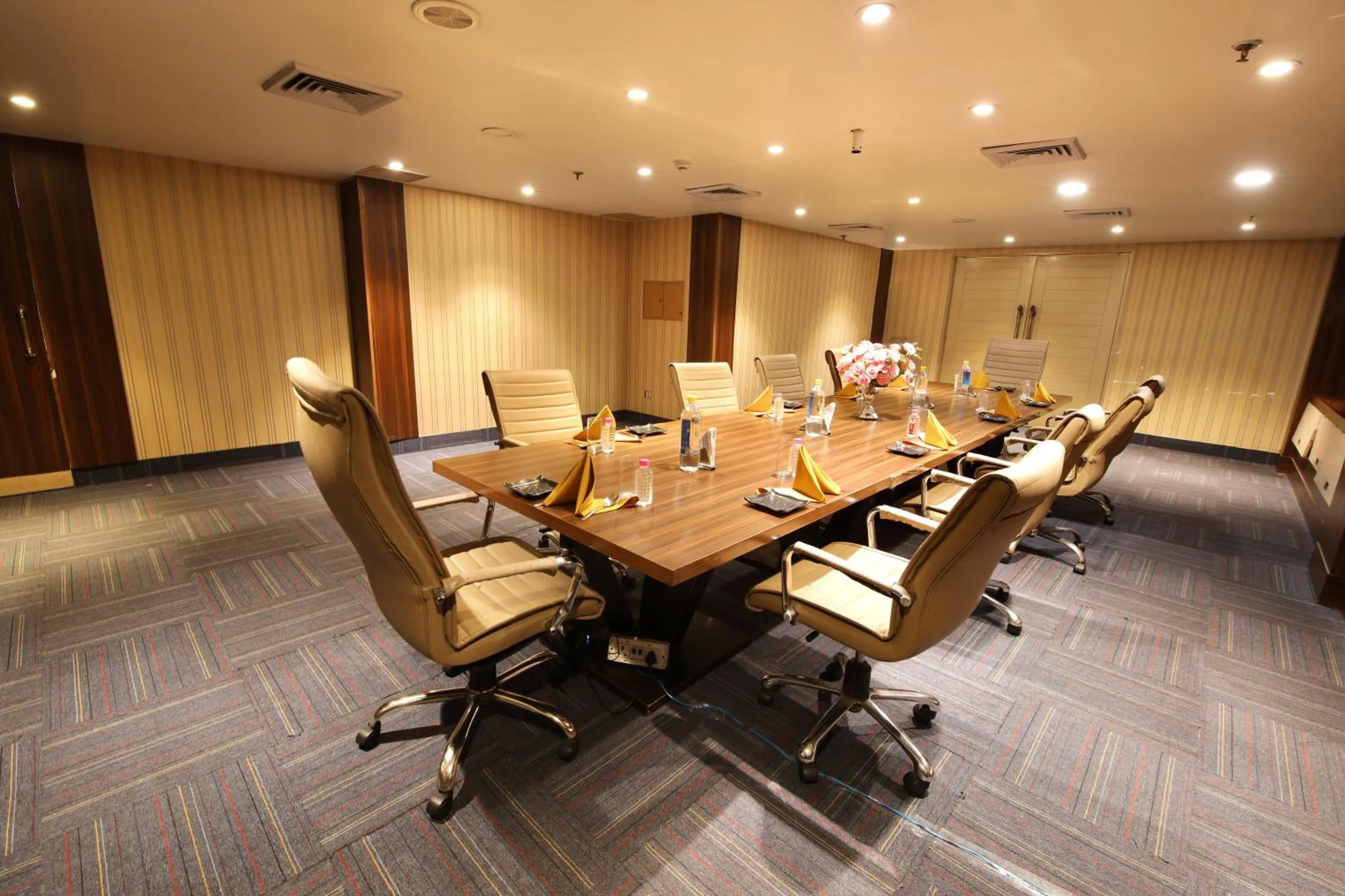 Meeting/conference room in Hotel Harmony Inn
