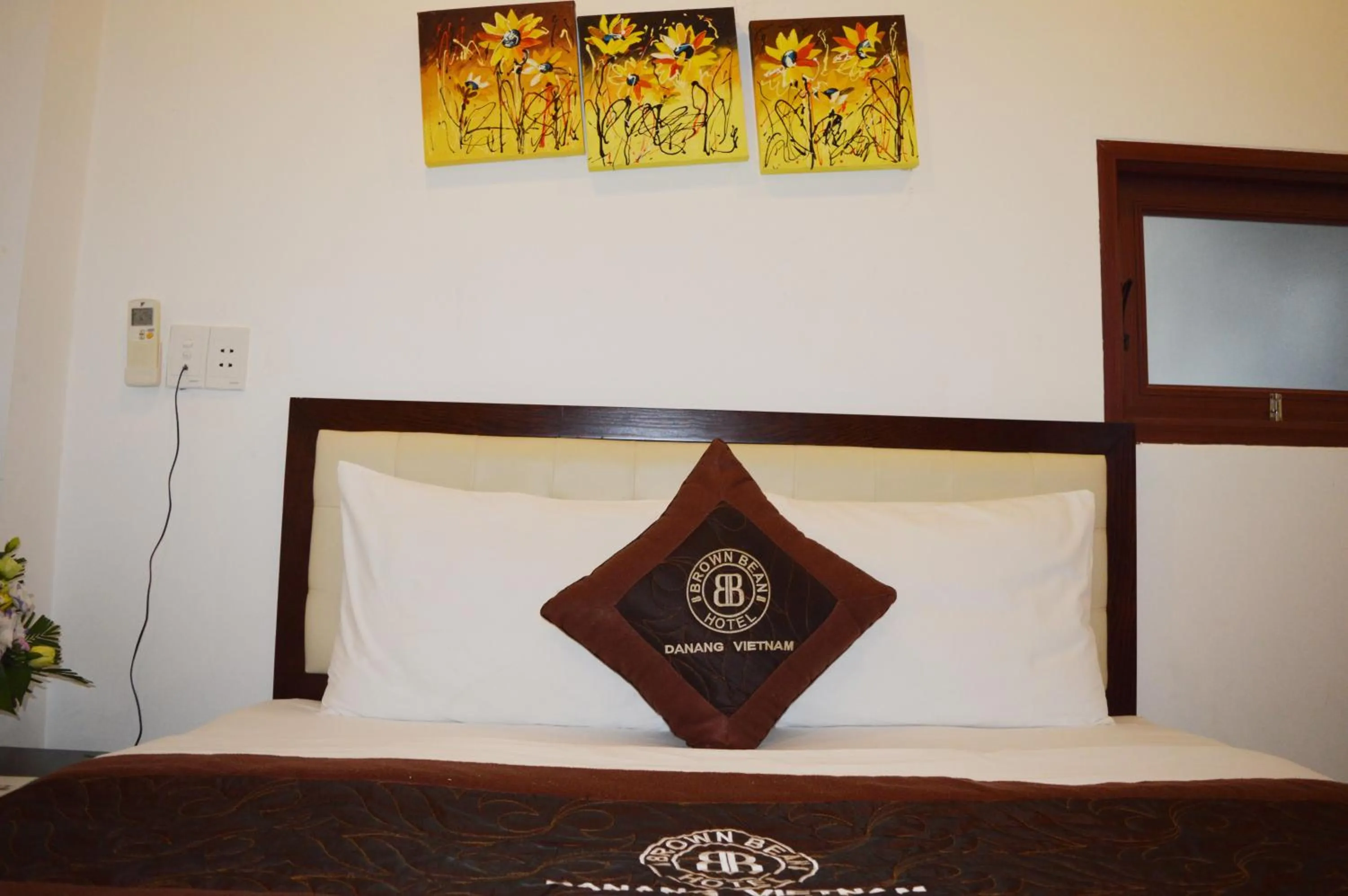 Bedroom, Bed in Brown Bean 2 Hotel