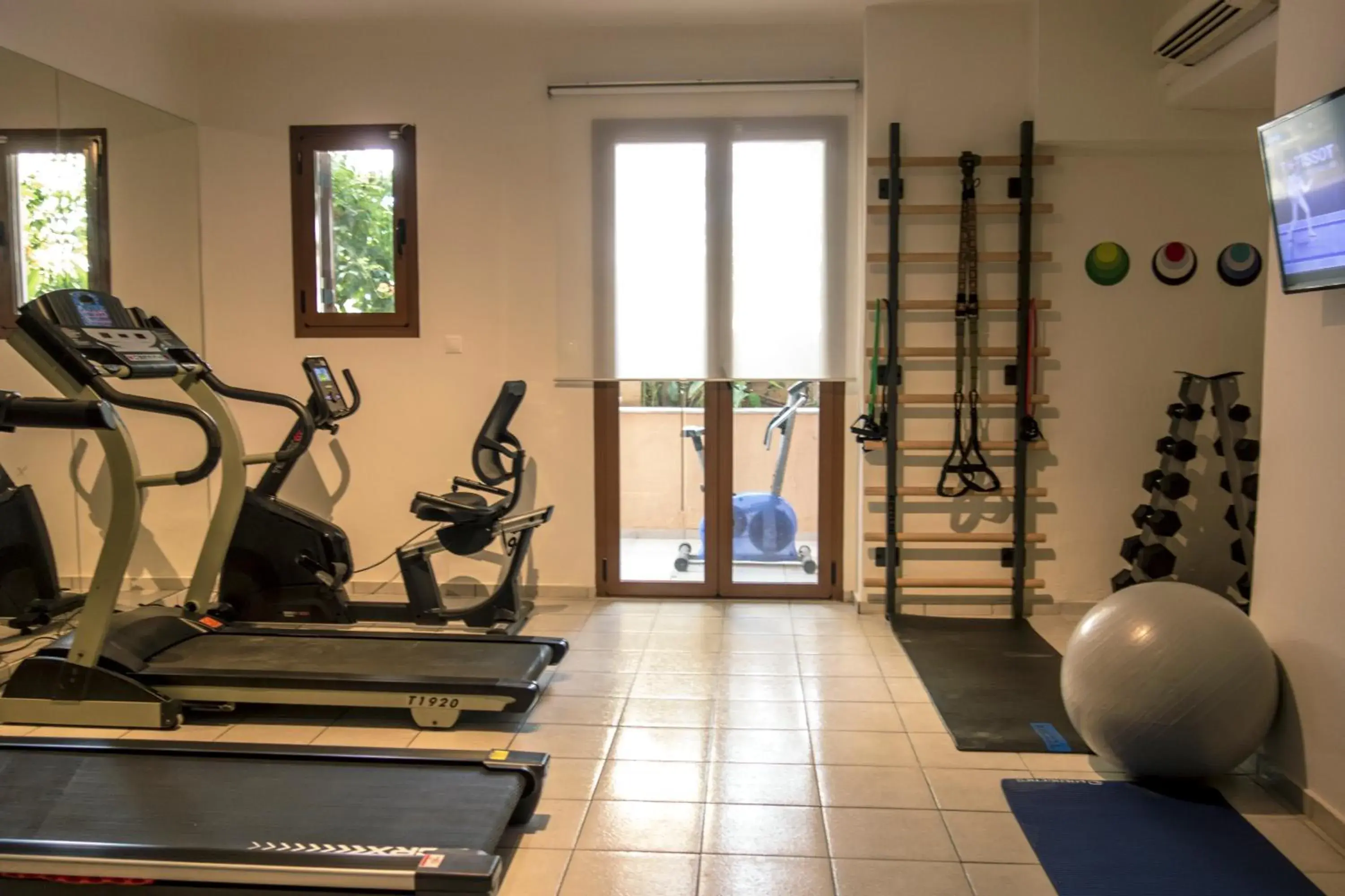 Fitness centre/facilities in Aristea Hotel Fitness centre/facilities in Aristea Hotel