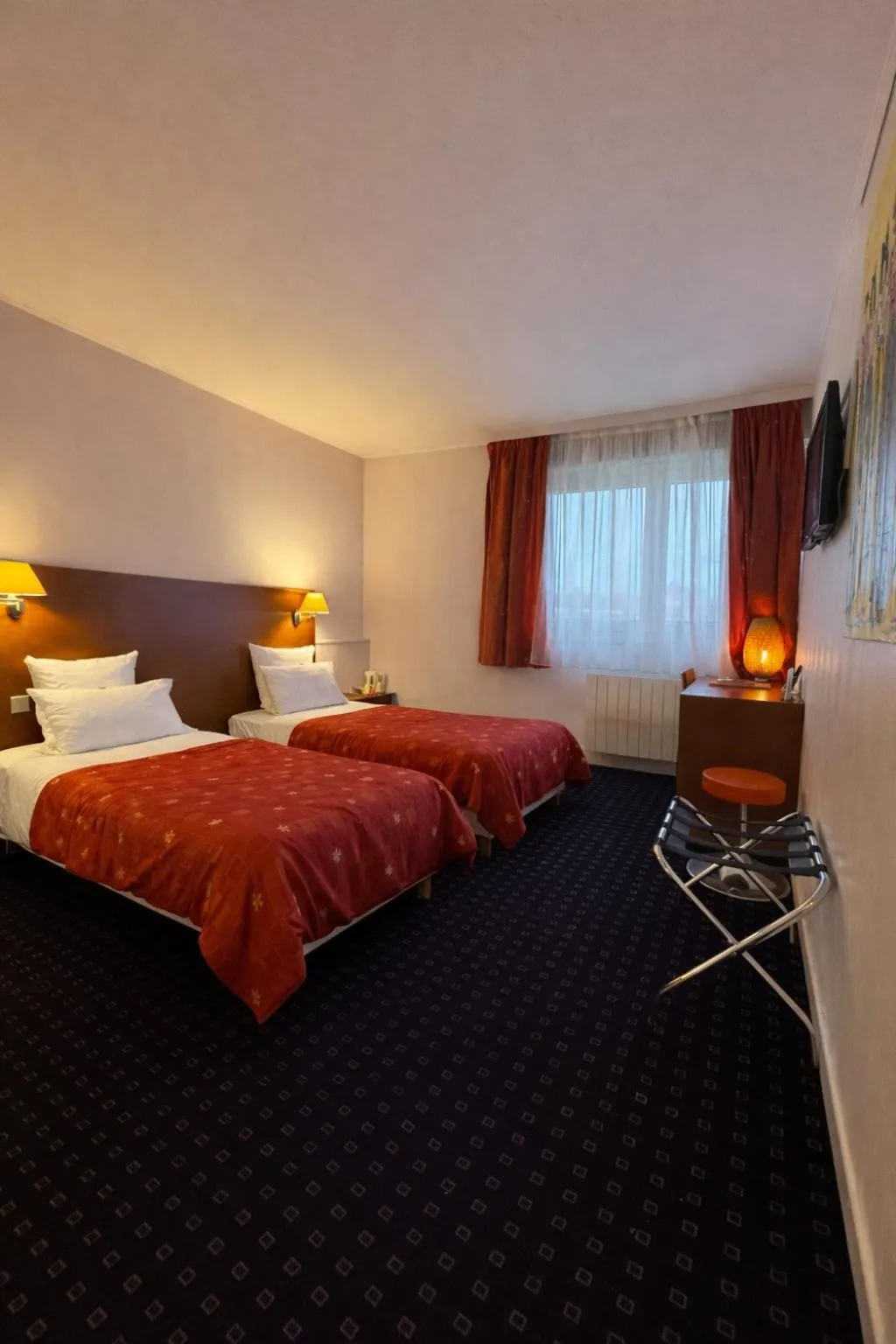 Bedroom, Bed in Hôtel Restaurant Logis La Palette