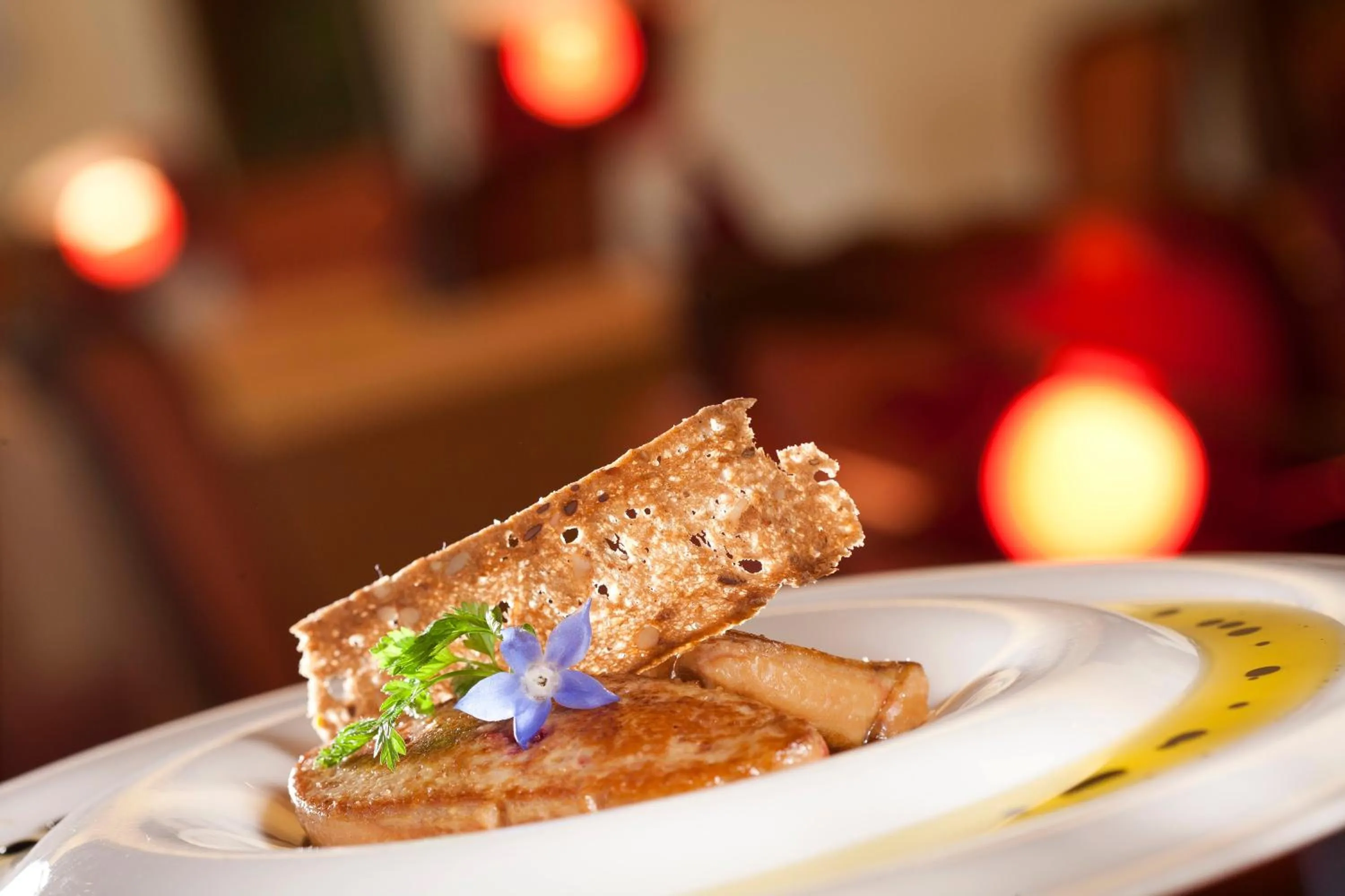 Dining area in Hôtel Restaurant Logis La Palette