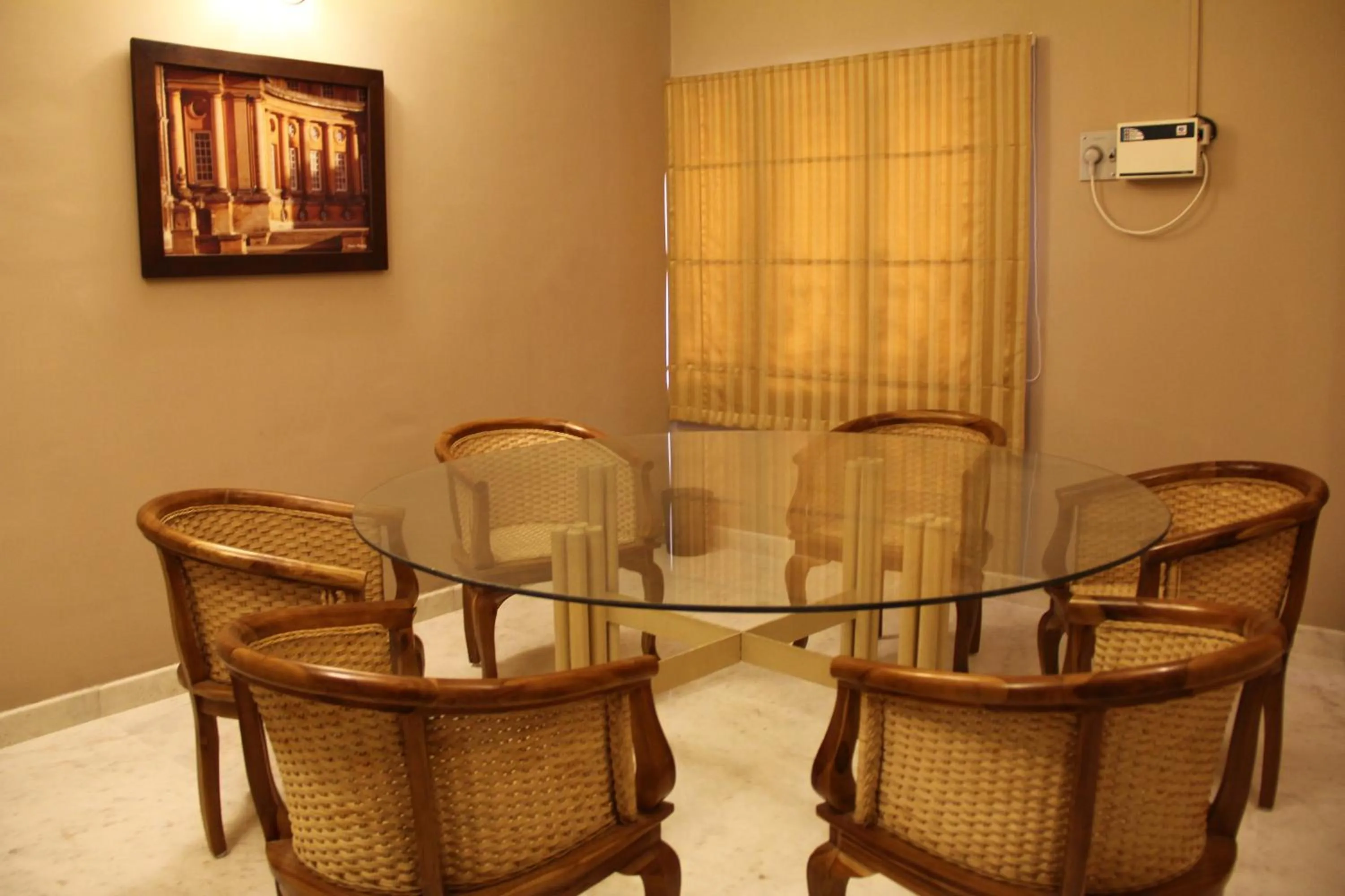 Dining area in Hanu Reddy Residences Wallace Garden