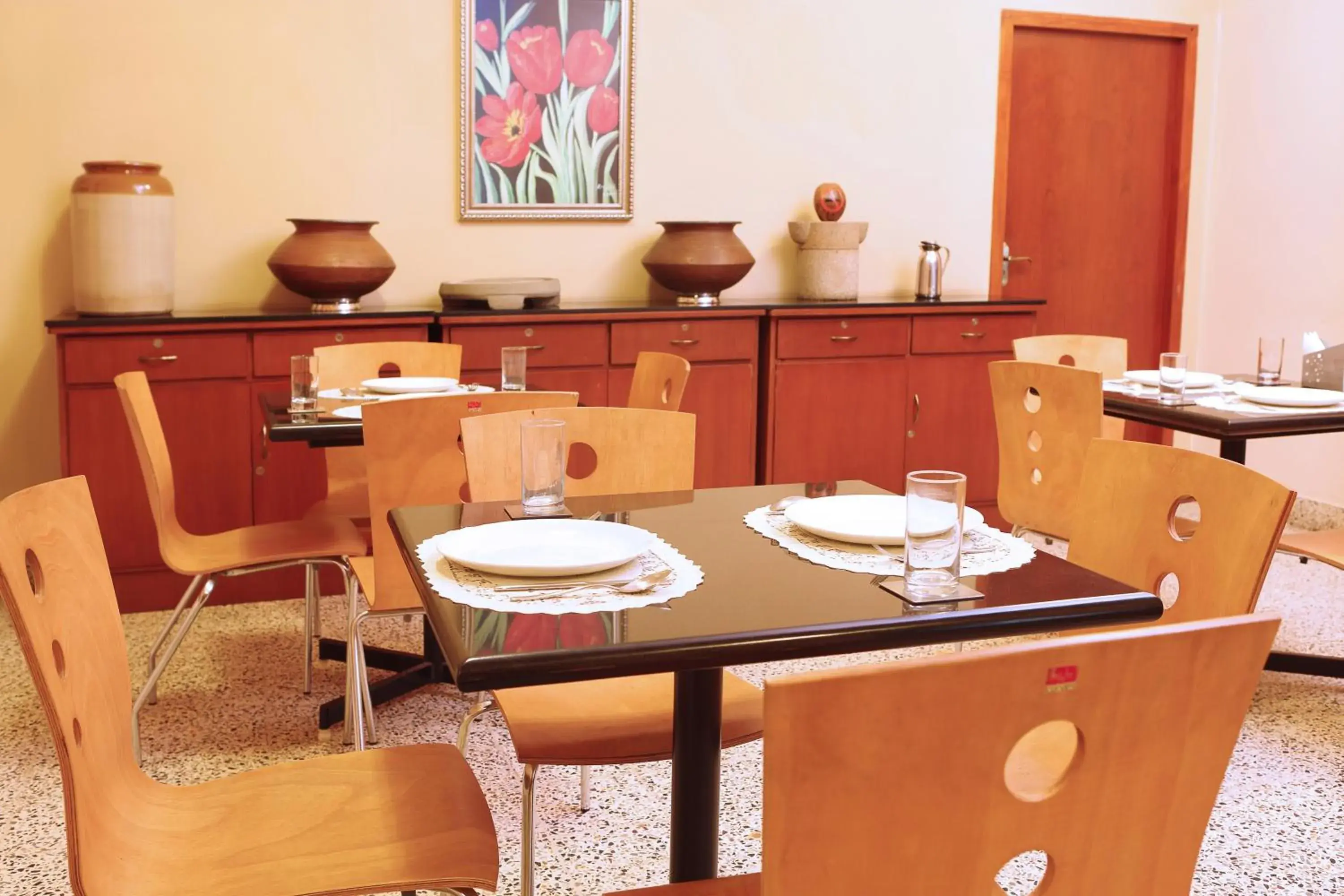 Restaurant/places to eat in Hanu Reddy Residences Wallace Garden Restaurant/places to eat in Hanu Reddy Residences Wallace Garden