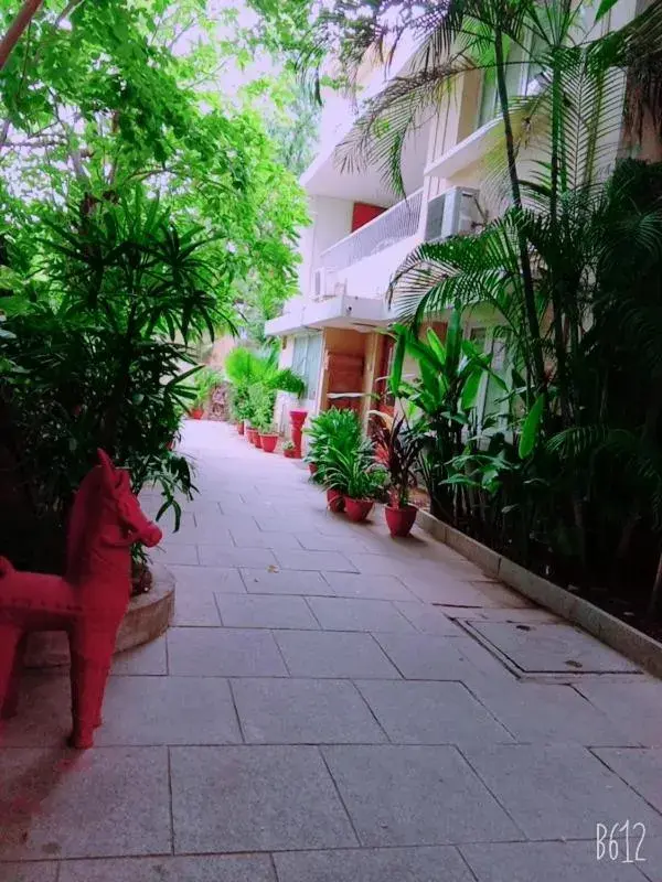 Facade/entrance in Hanu Reddy Residences Wallace Garden Facade/entrance in Hanu Reddy Residences Wallace Garden