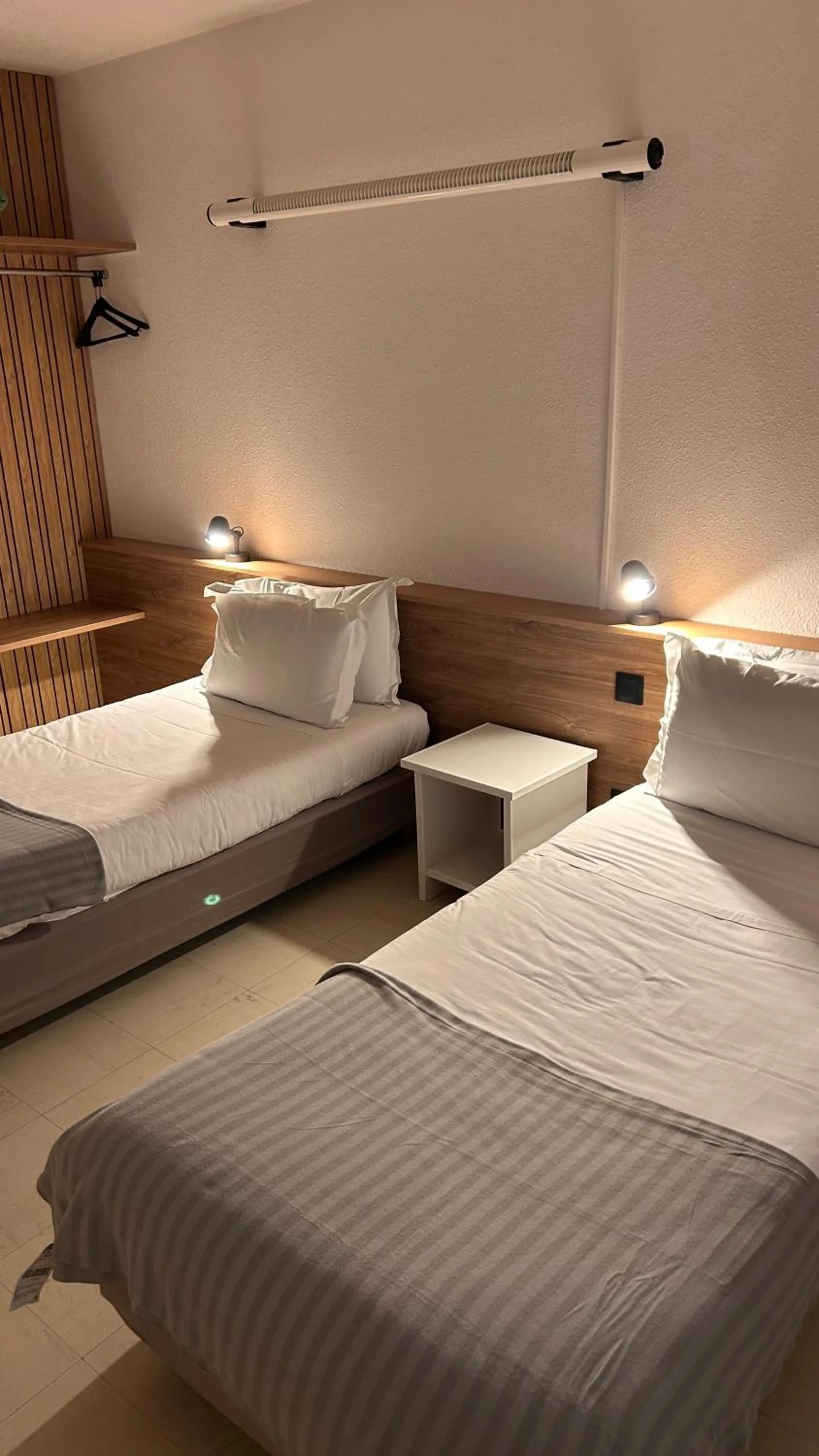 Photo of the whole room, Bed in Hotel Du Rocher