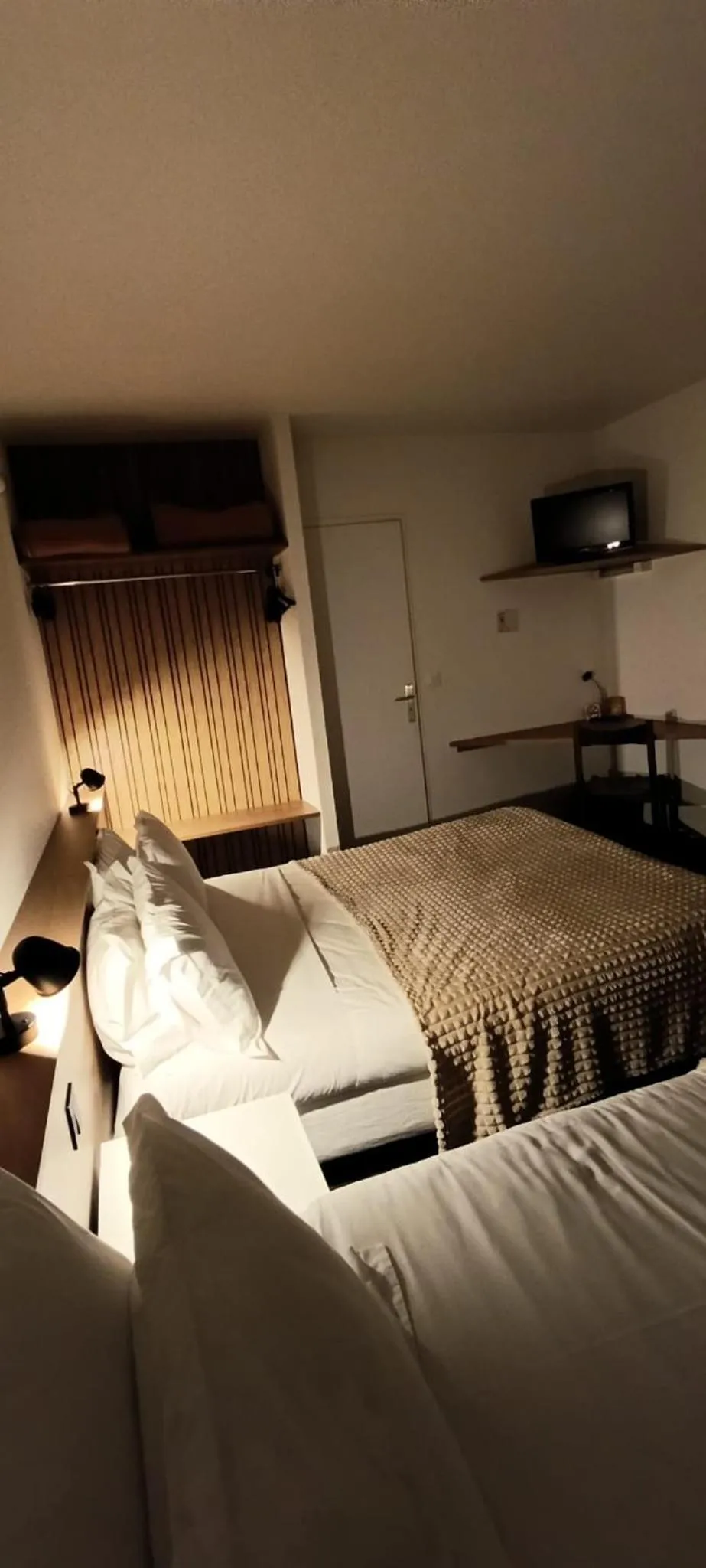 Photo of the whole room, Bed in Hotel Du Rocher