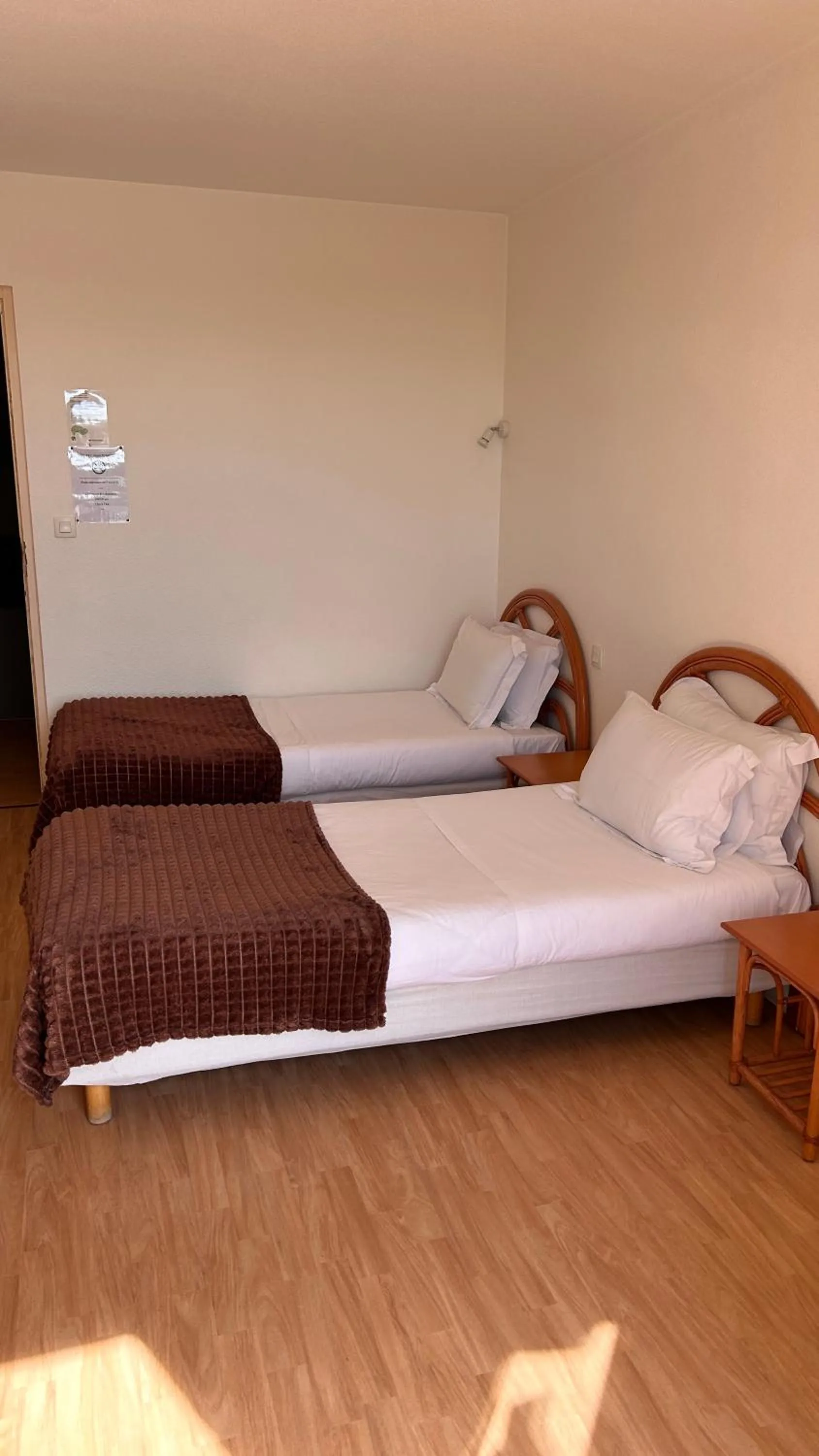 Photo of the whole room in Hotel Du Rocher