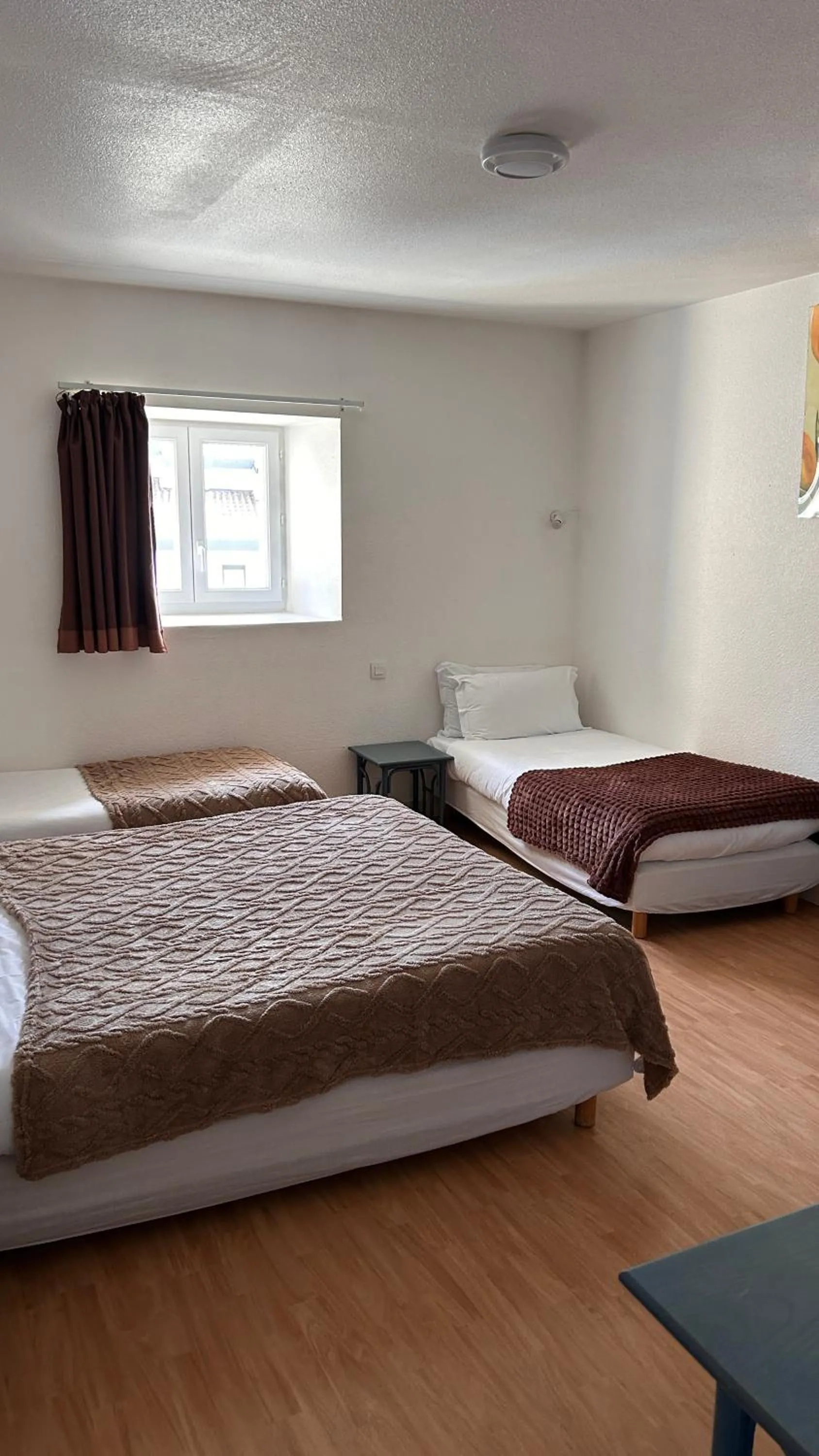Property building, Bed in Hotel Du Rocher